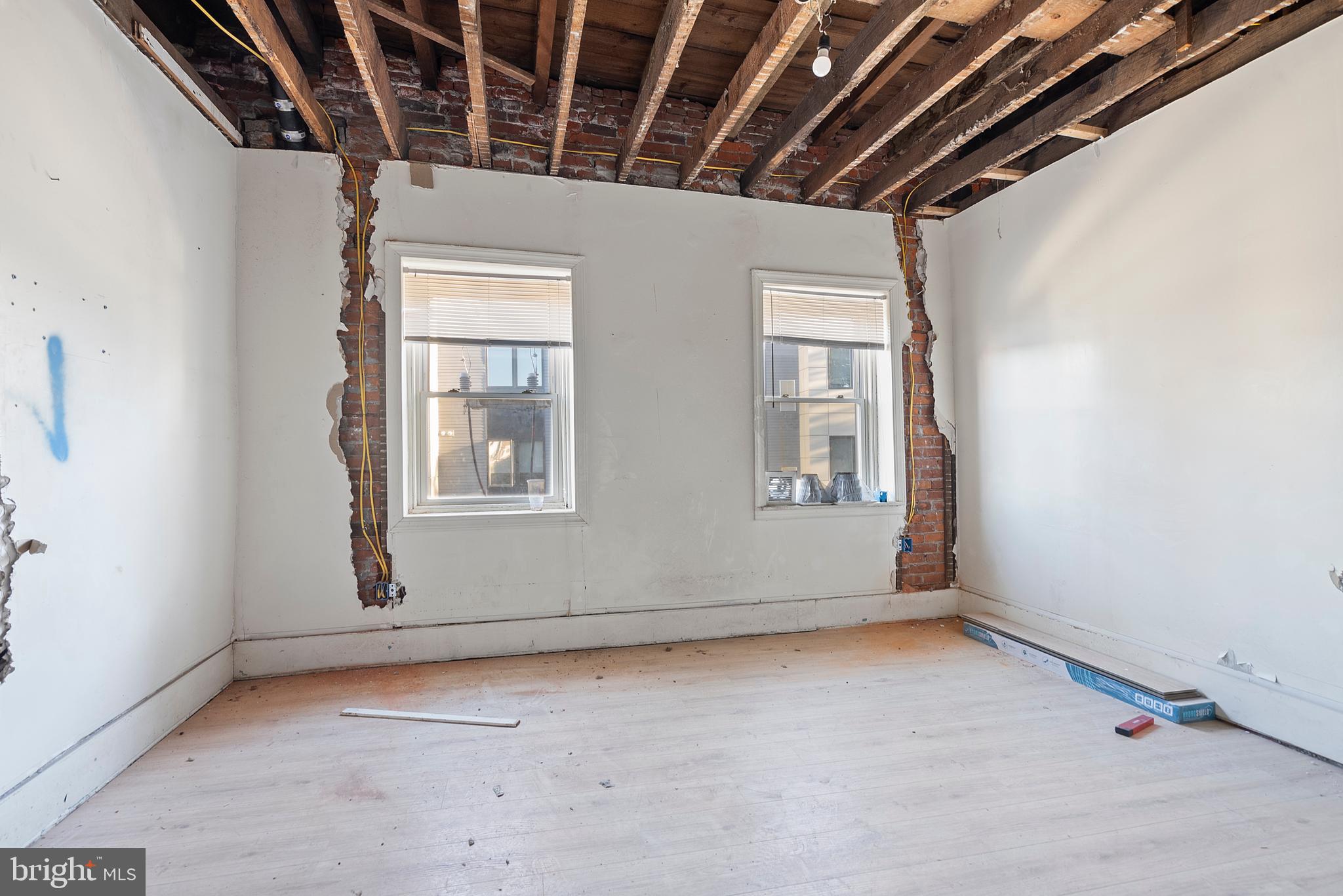 GERMANTOWN (WEST) - Commercial Sale