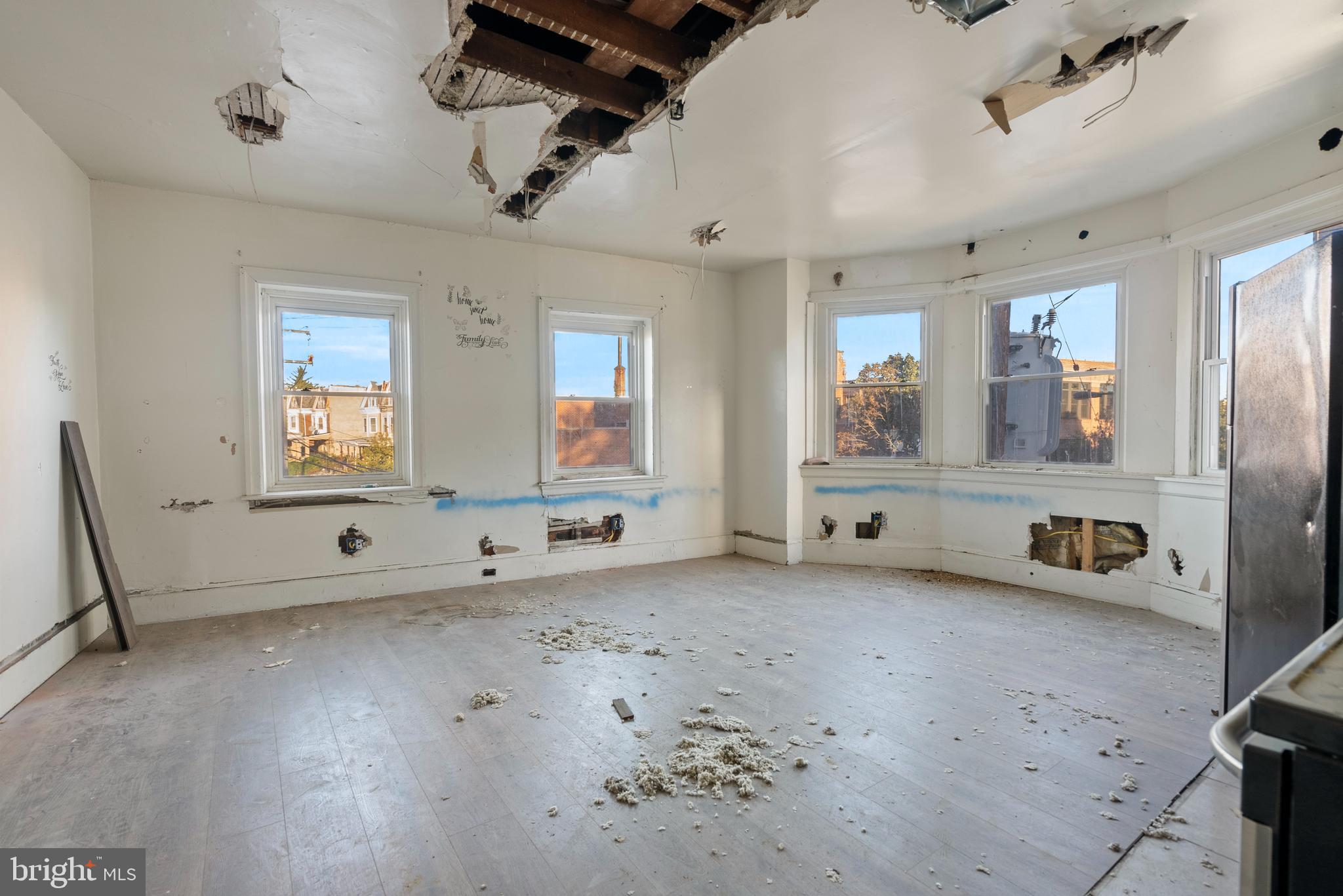 GERMANTOWN (WEST) - Commercial Sale