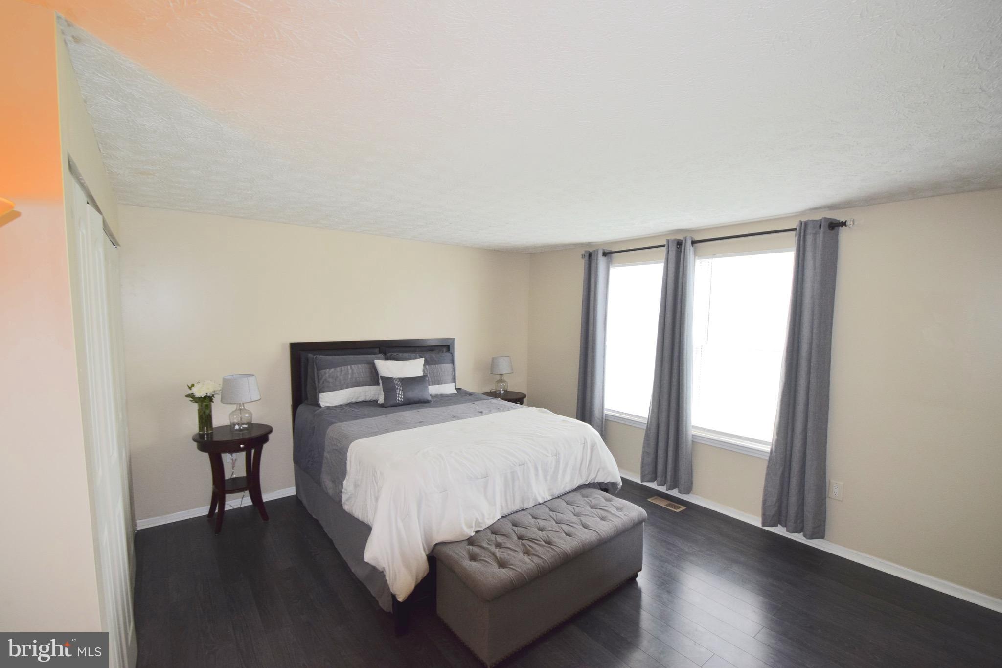 WOODBRIDGE CENTER - Residential