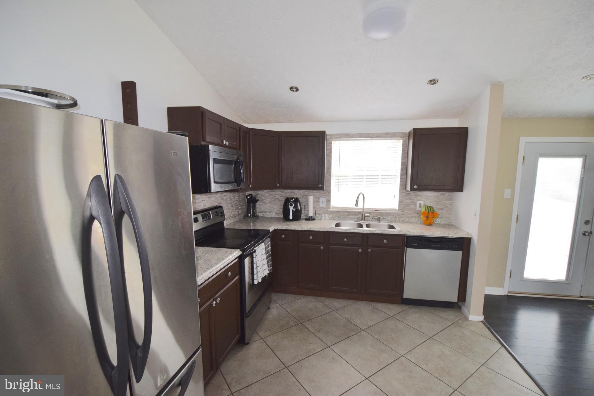 WOODBRIDGE CENTER - Residential