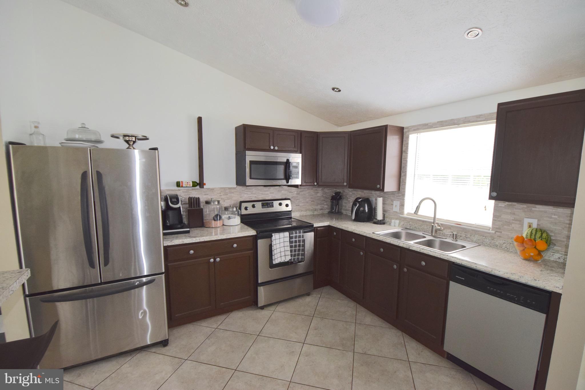 WOODBRIDGE CENTER - Residential