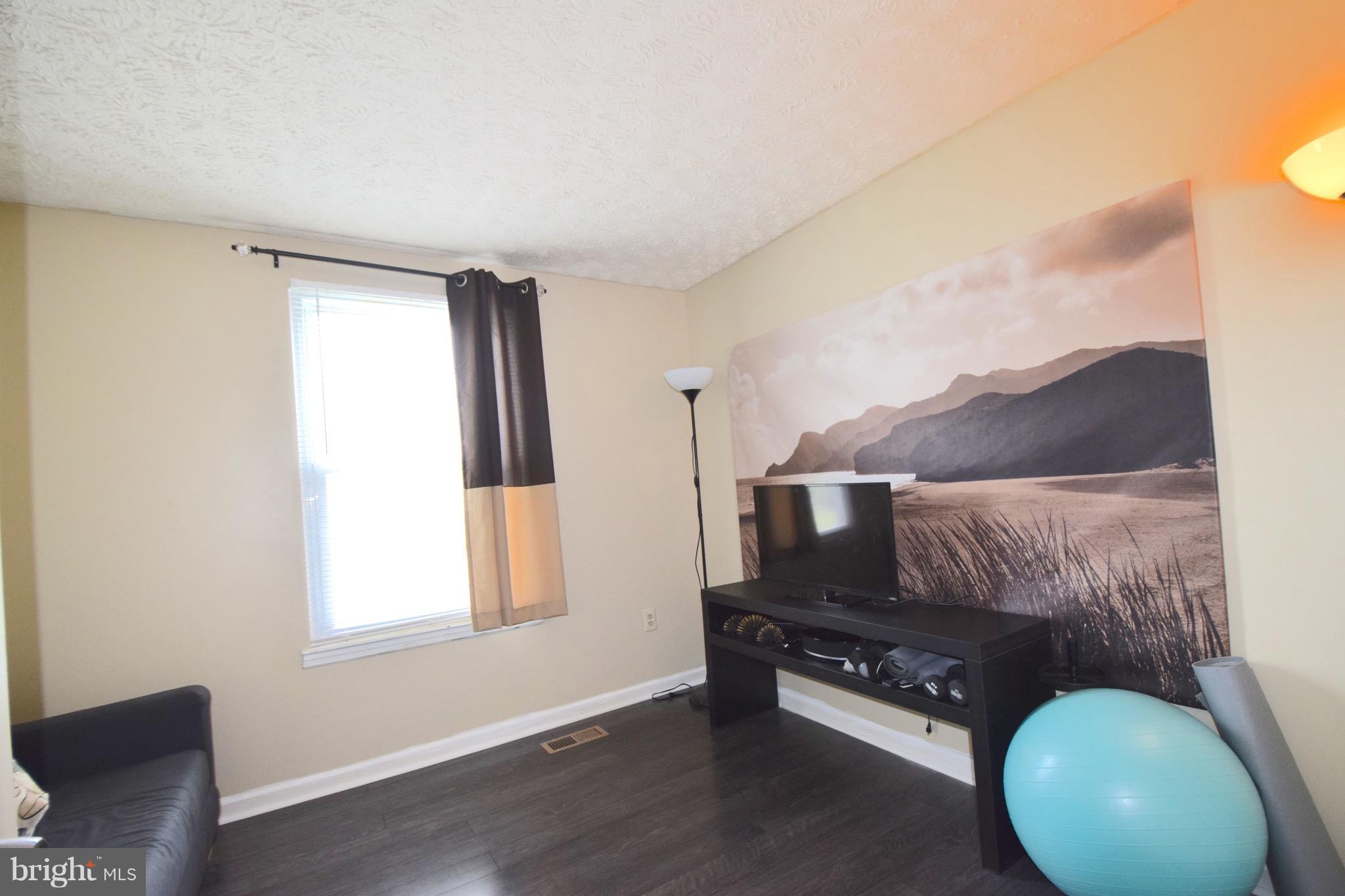 WOODBRIDGE CENTER - Residential