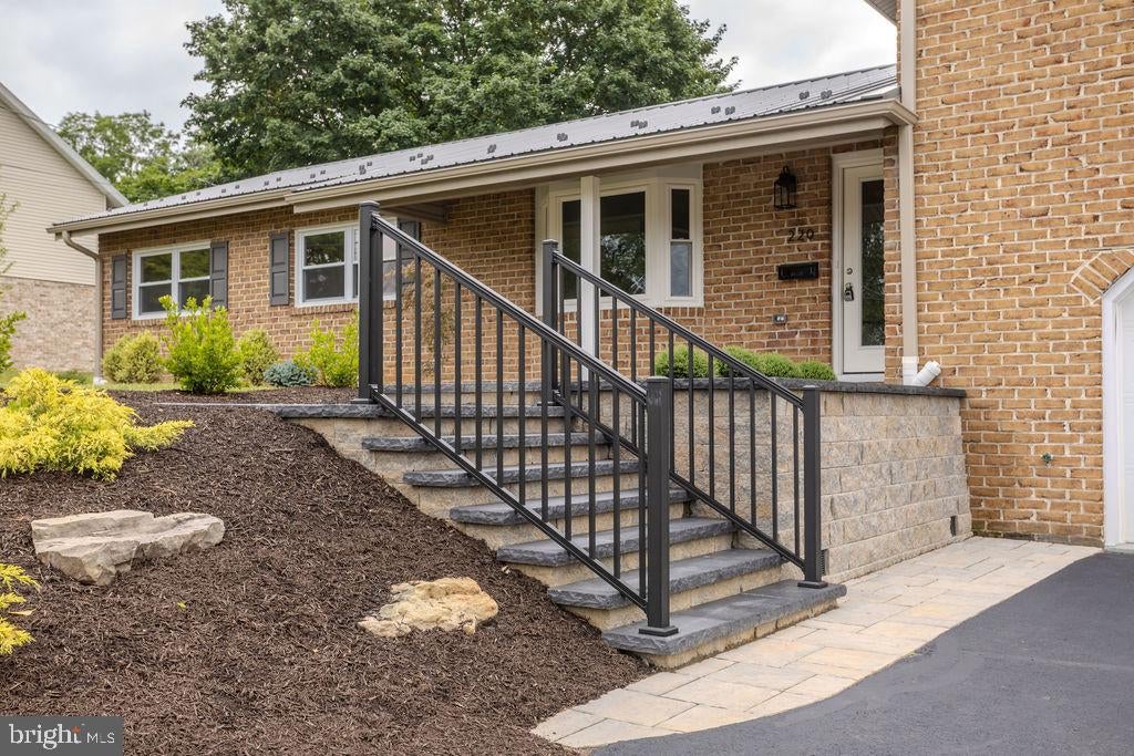 220 HARTZELL DRIVE