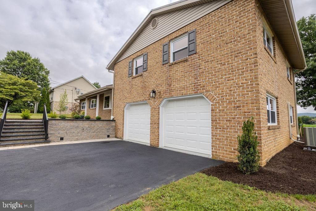 220 HARTZELL DRIVE