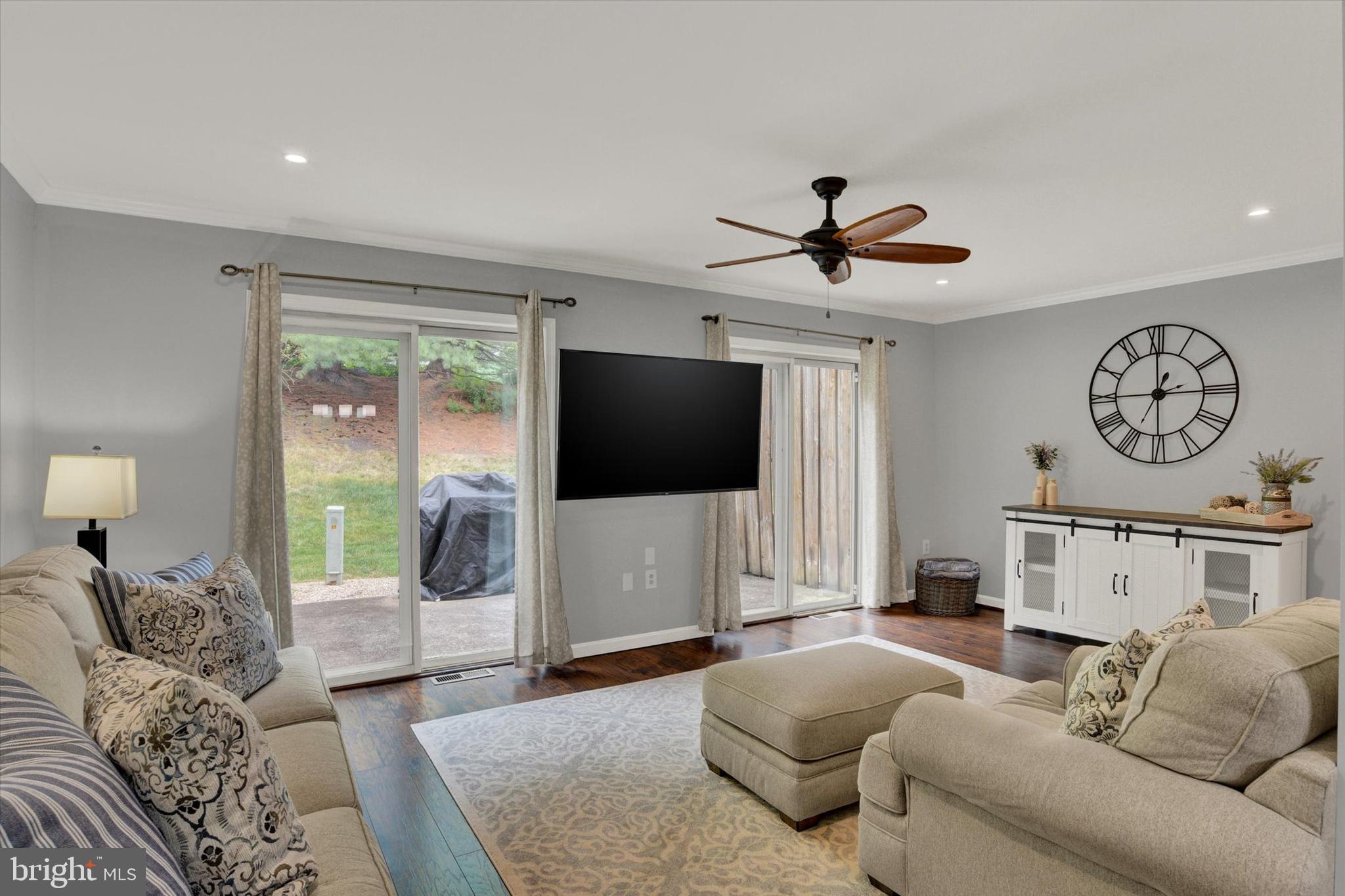 BEAUMONT SQUARE - Residential