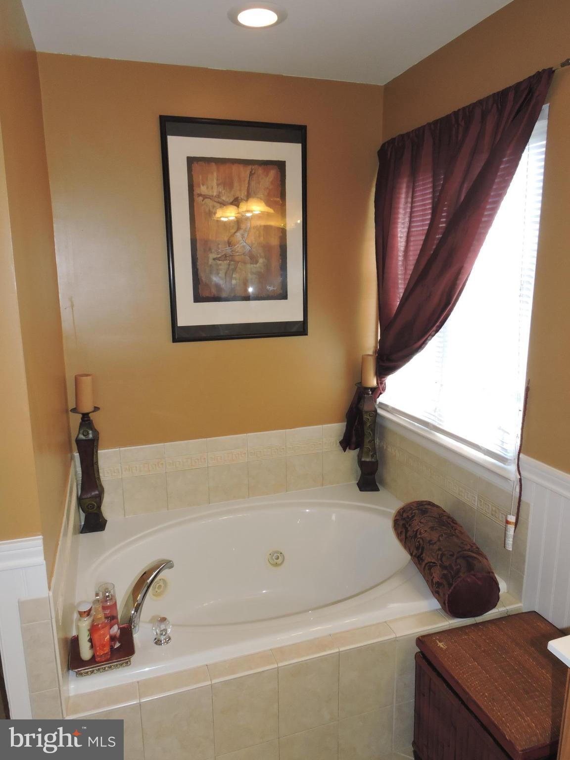 LAKELAND PLACE - Residential