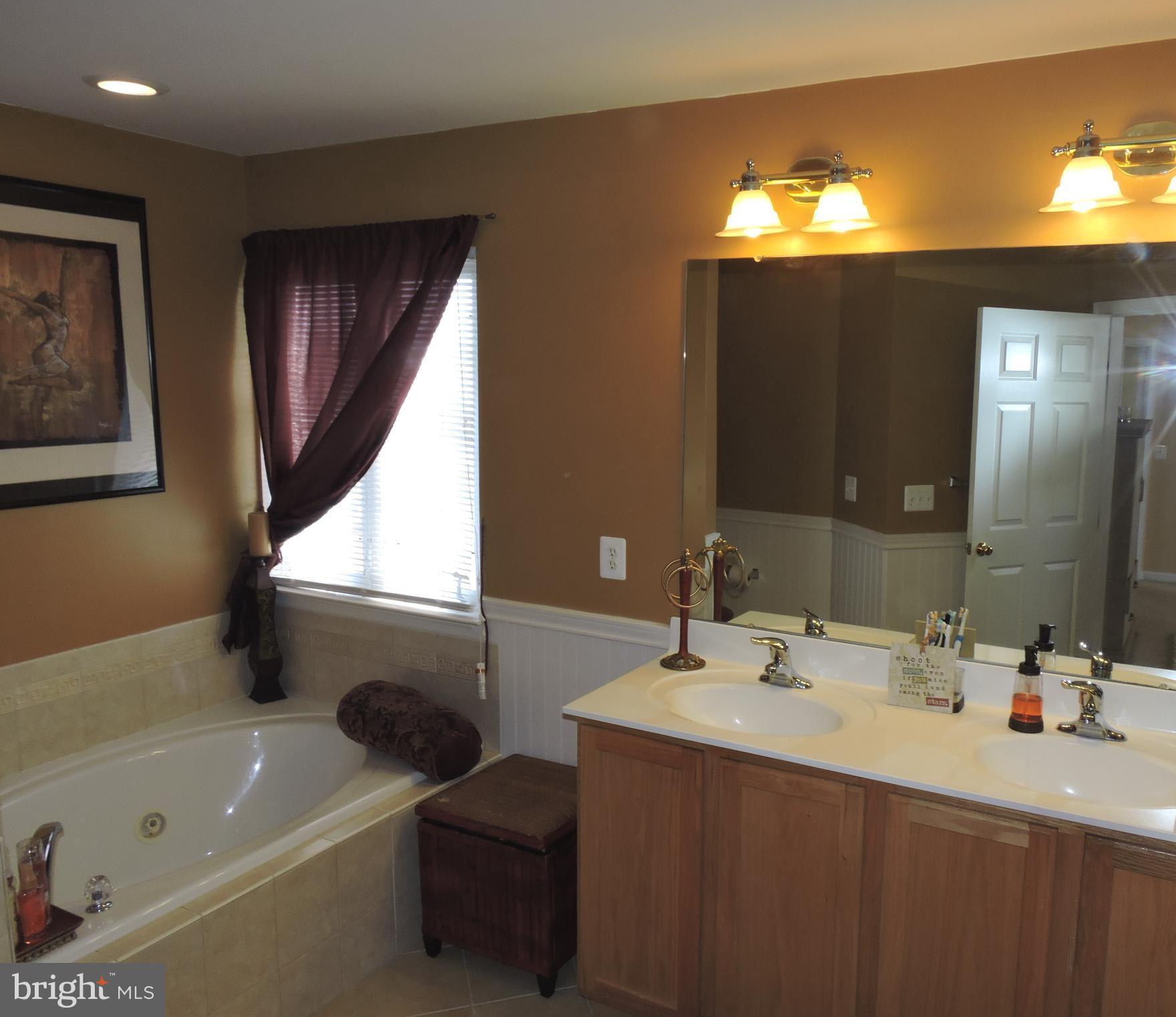 LAKELAND PLACE - Residential