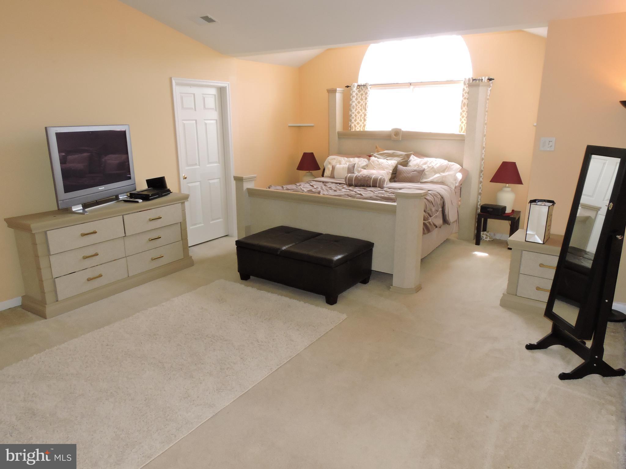 LAKELAND PLACE - Residential