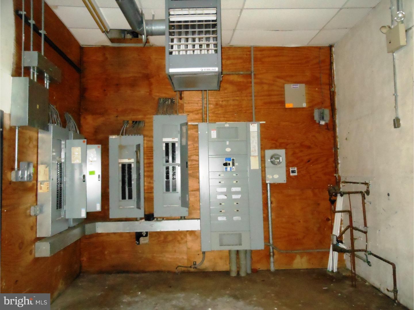 WEST PHILADELPHIA - Commercial Sale