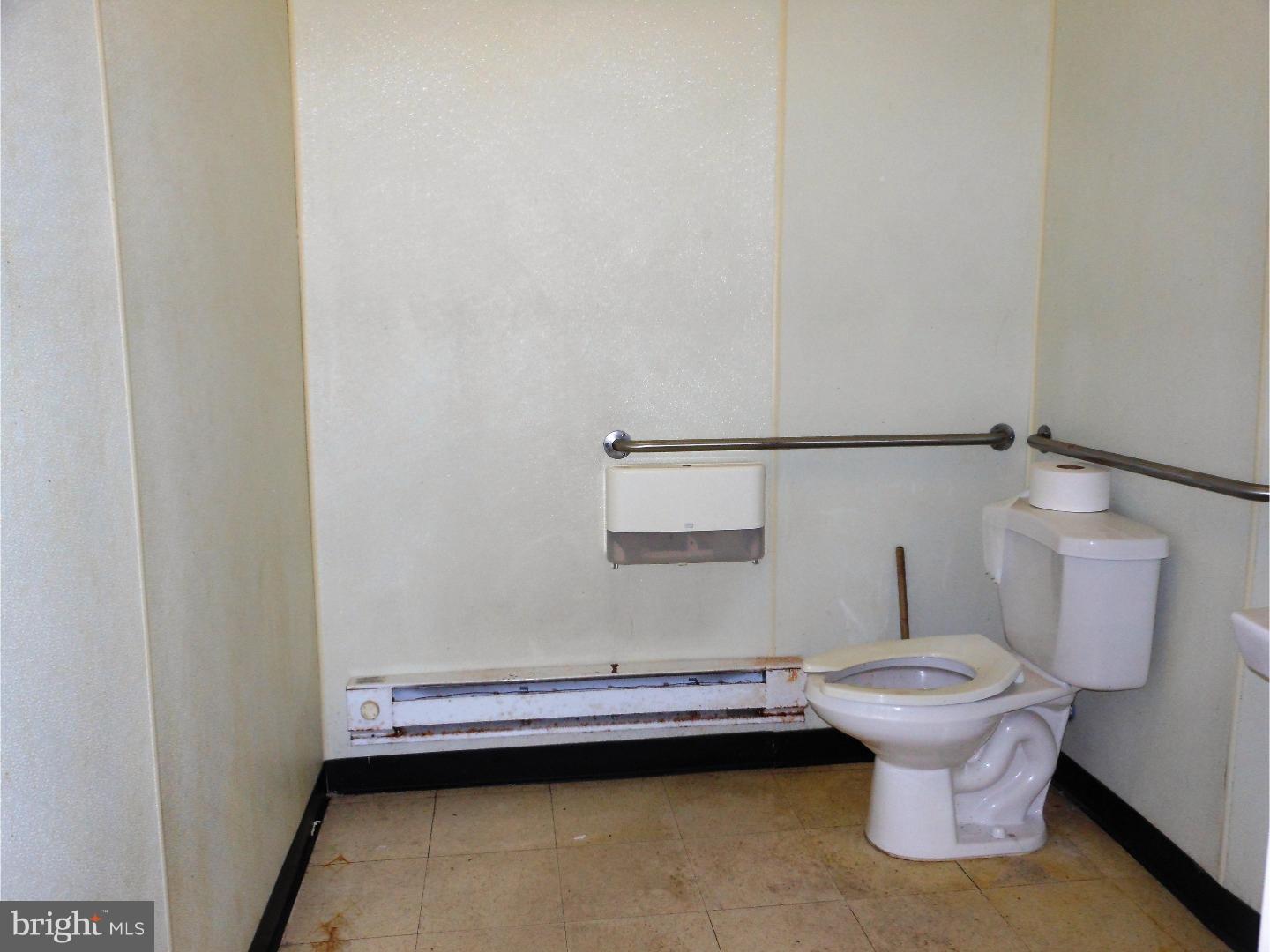 WEST PHILADELPHIA - Commercial Sale