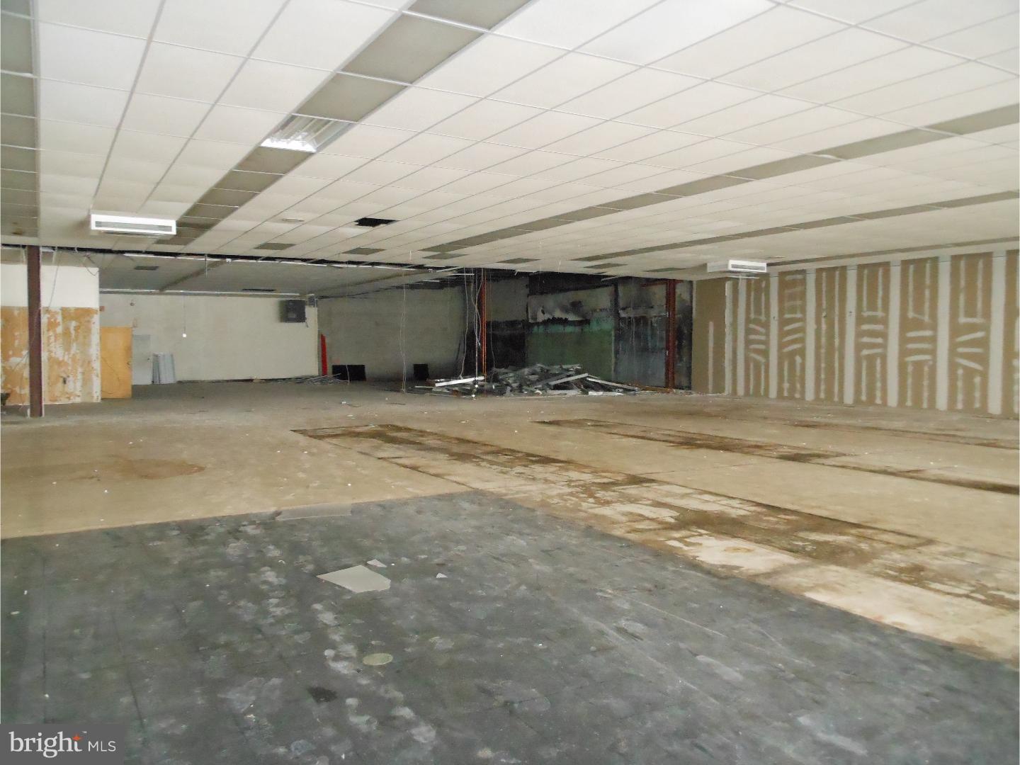 WEST PHILADELPHIA - Commercial Sale