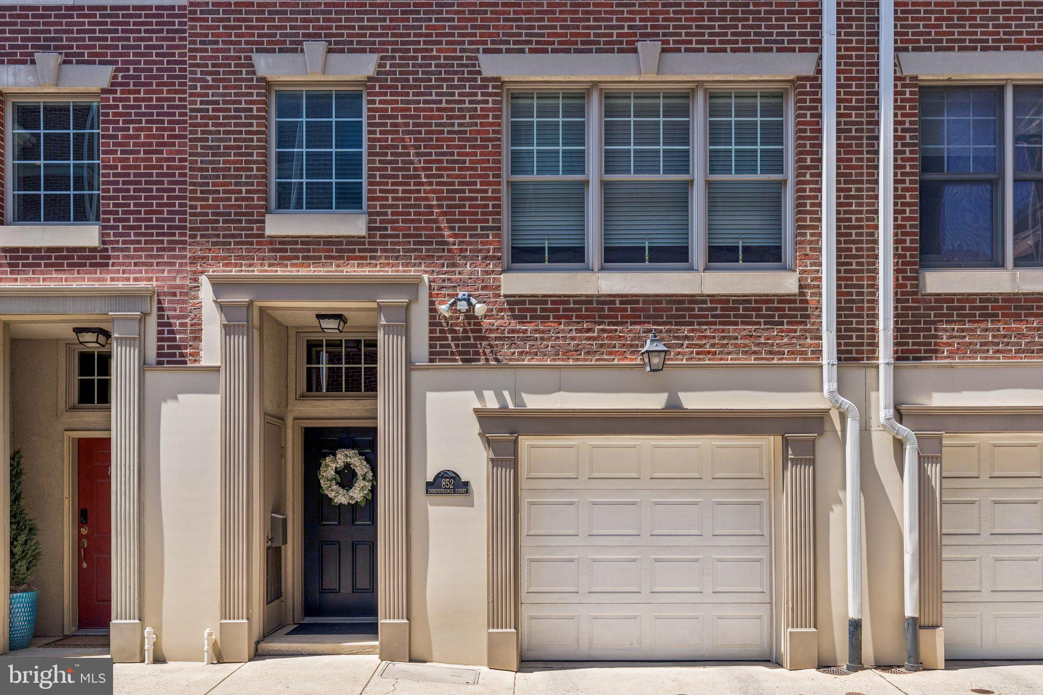 852 INDEPENDENCE COURT