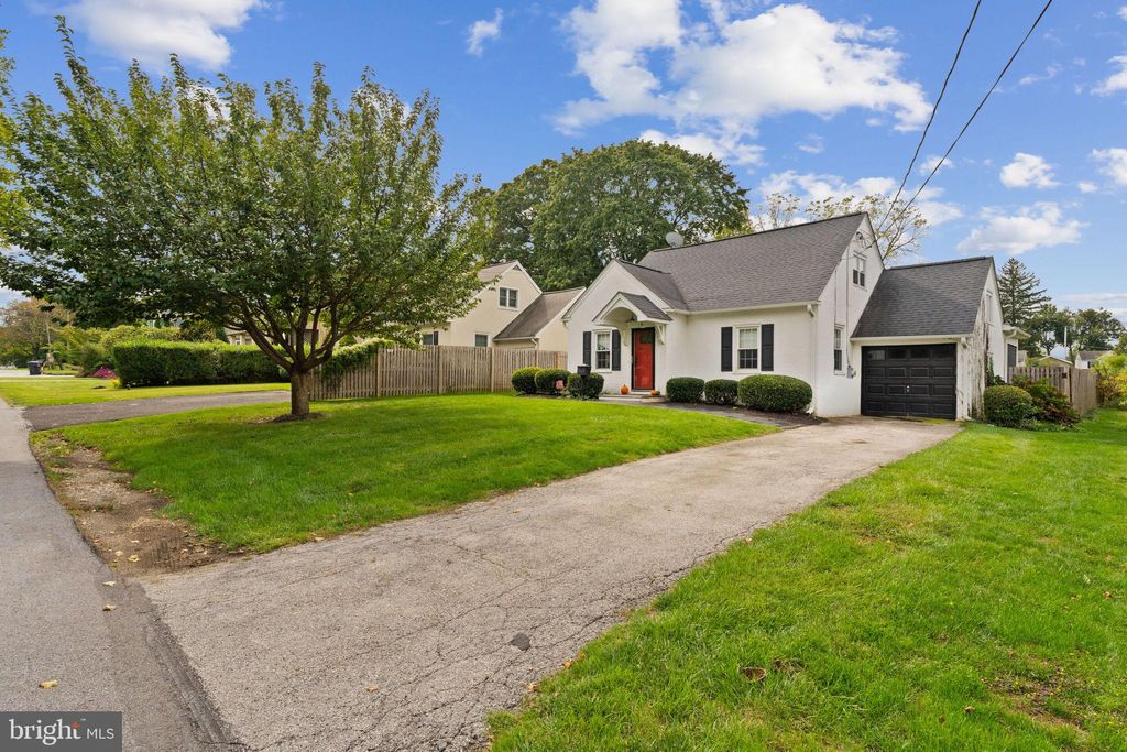 Photo of 6 Lloyd Avenue, MALVERN, PA 19355 (MLS # PACT2110620)