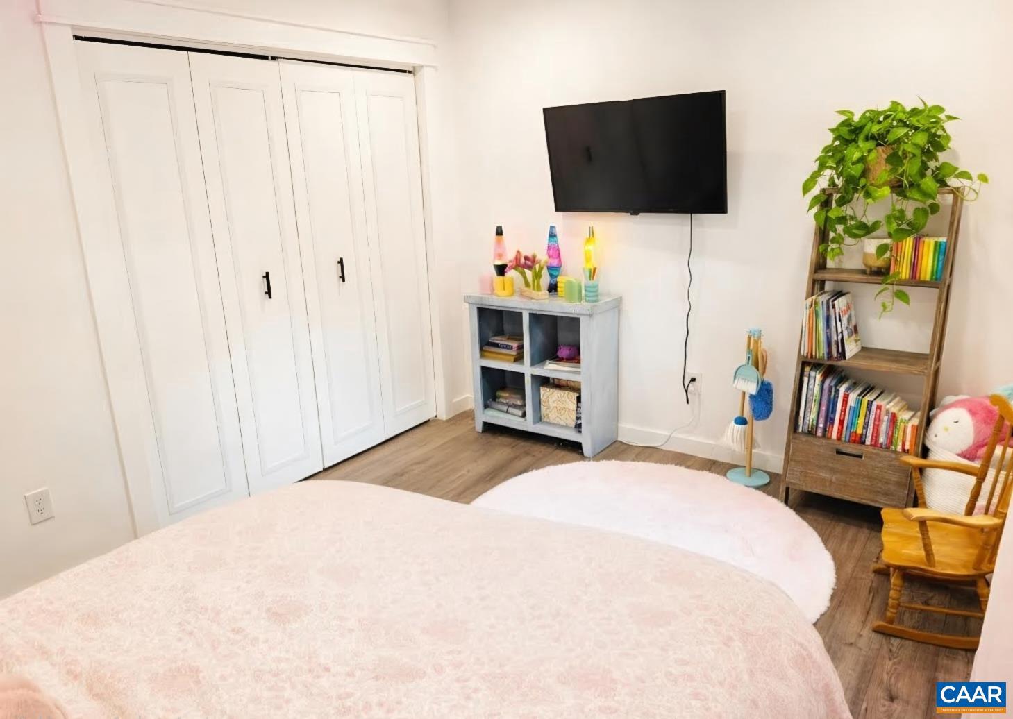 LAKE MONTICELLO - Residential