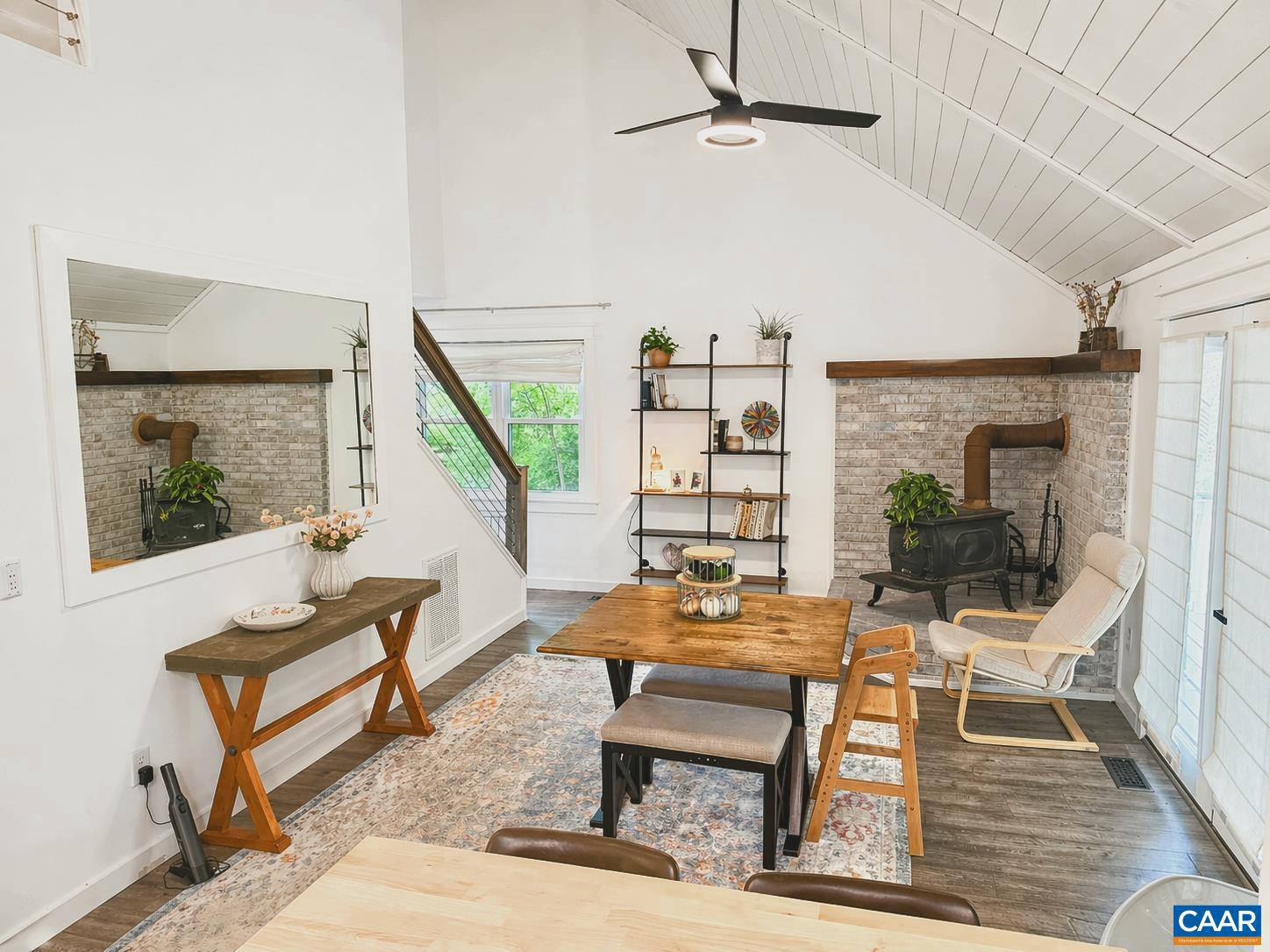 LAKE MONTICELLO - Residential