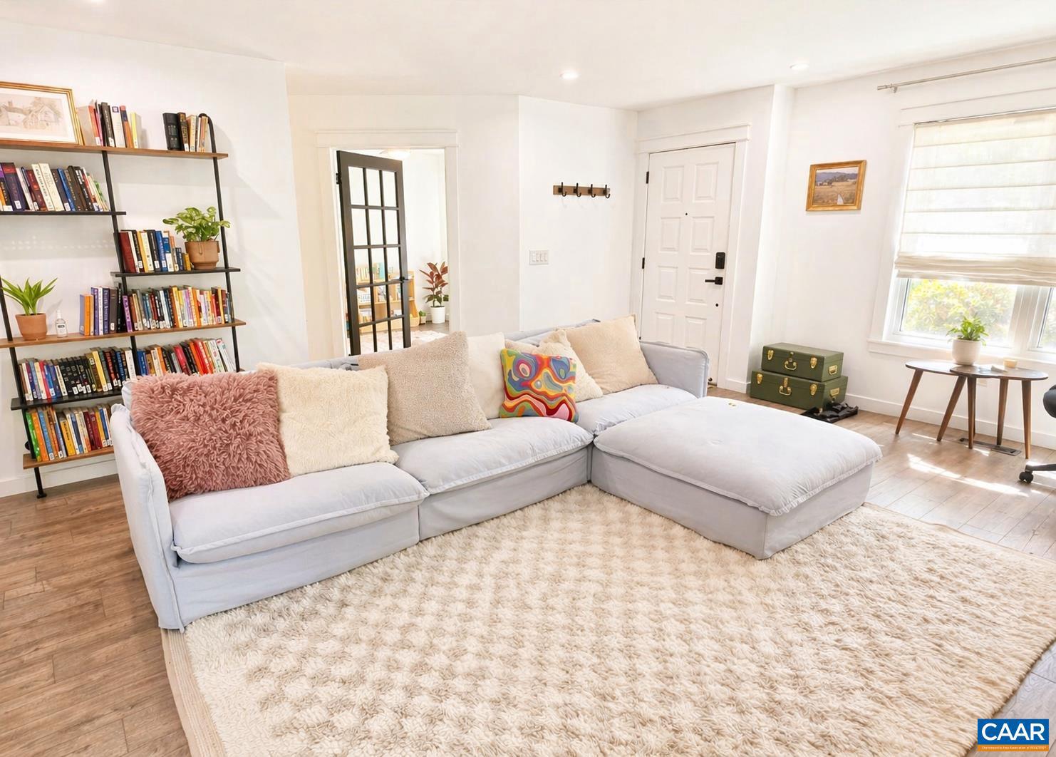 LAKE MONTICELLO - Residential