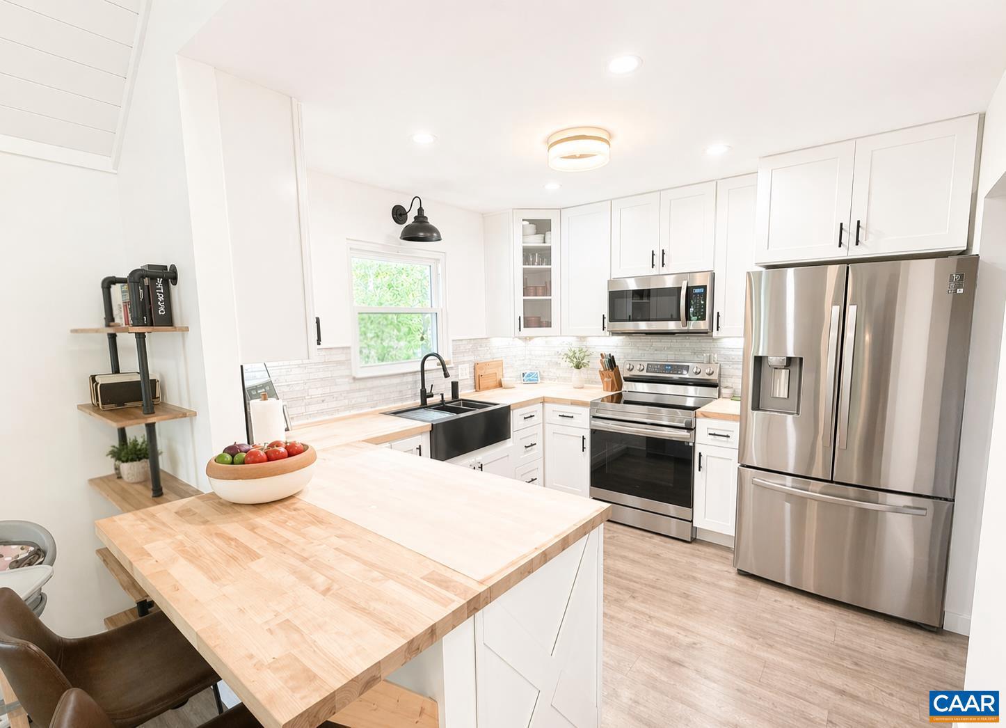 LAKE MONTICELLO - Residential