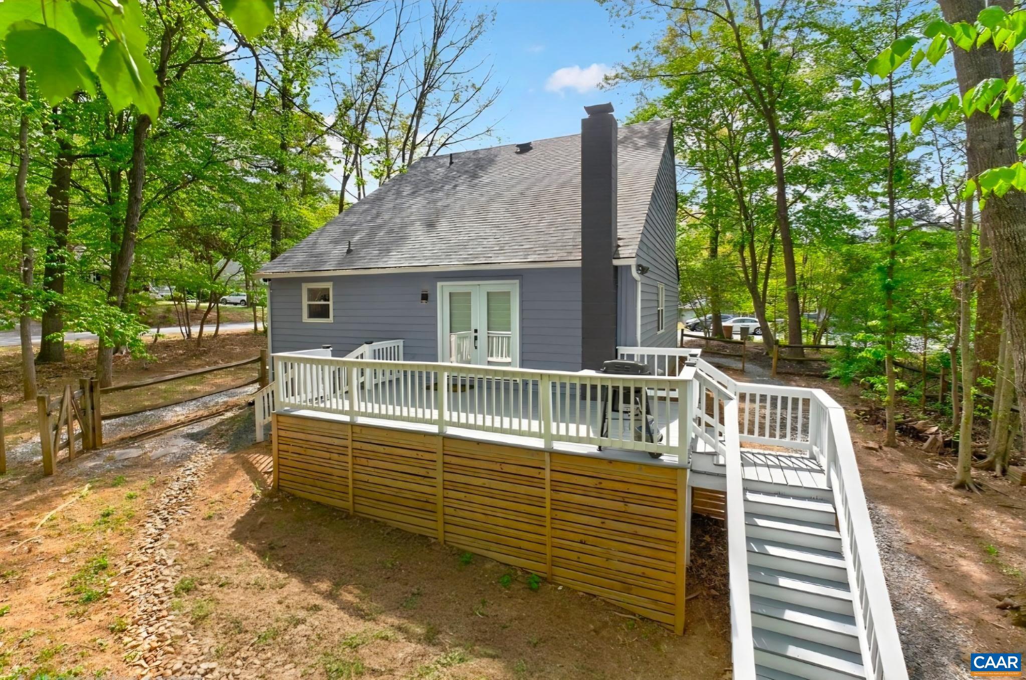 LAKE MONTICELLO - Residential