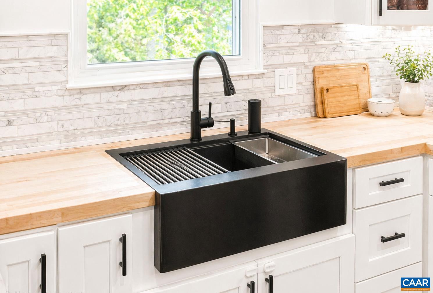 LAKE MONTICELLO - Residential