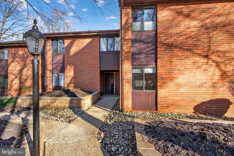 Condo For Sale - 305 Kelly Cove<br/> MOUNT LAUREL, NJ 08054