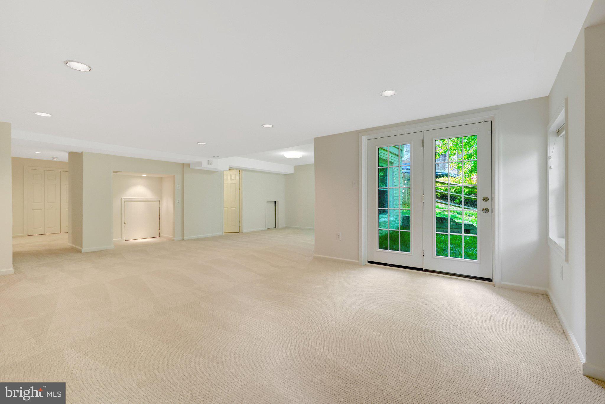 LANGLEY OAKS - Residential