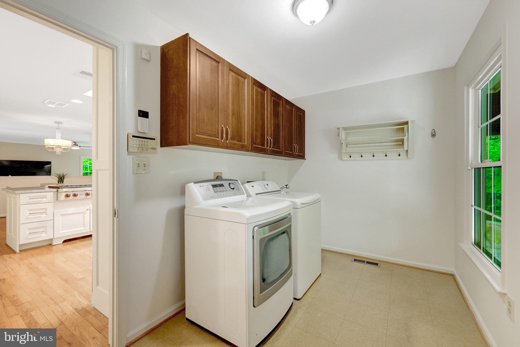 LANGLEY OAKS - Residential