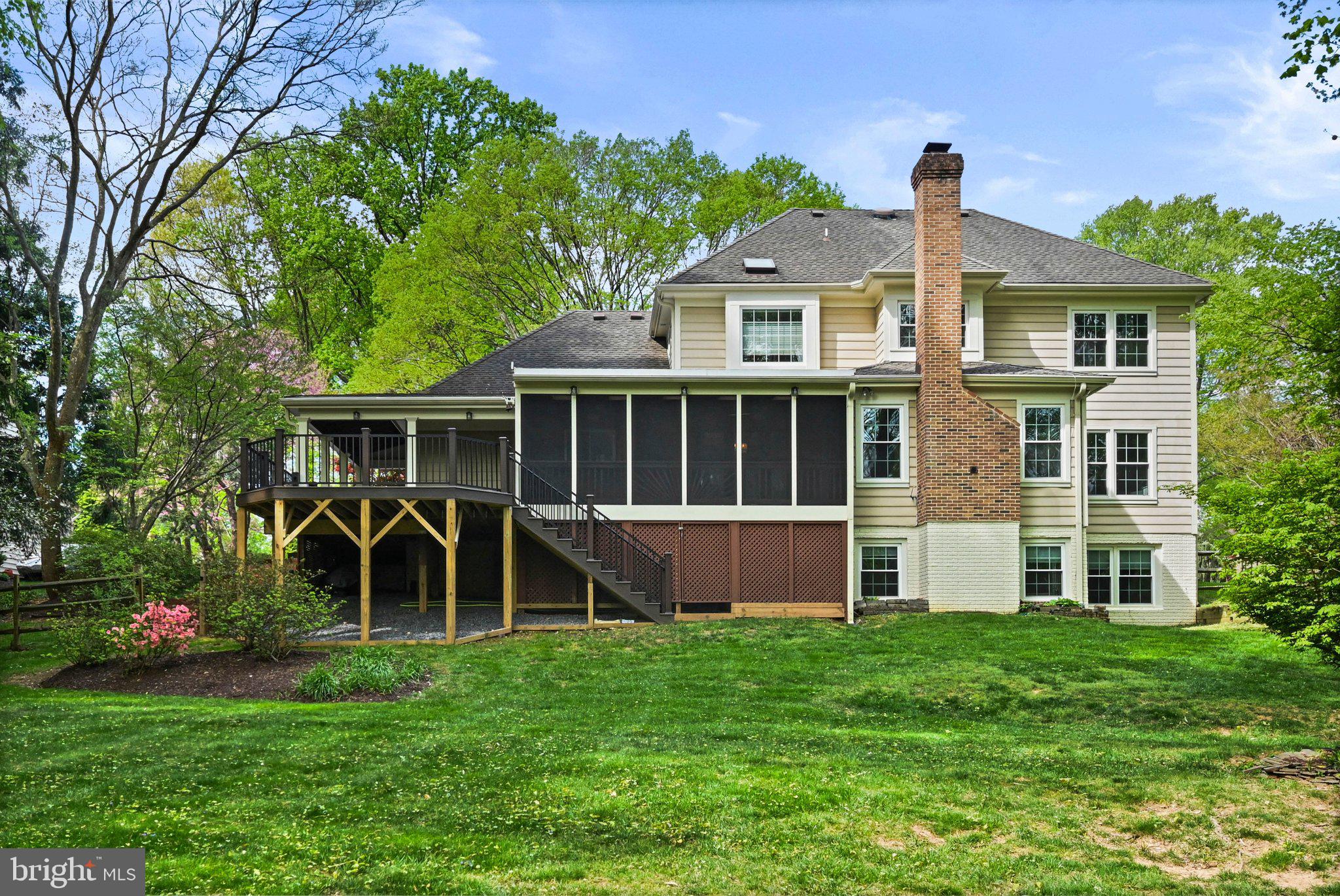 LANGLEY OAKS - Residential