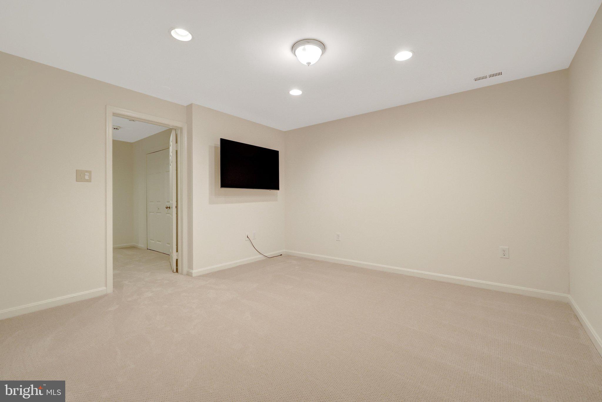 LANGLEY OAKS - Residential