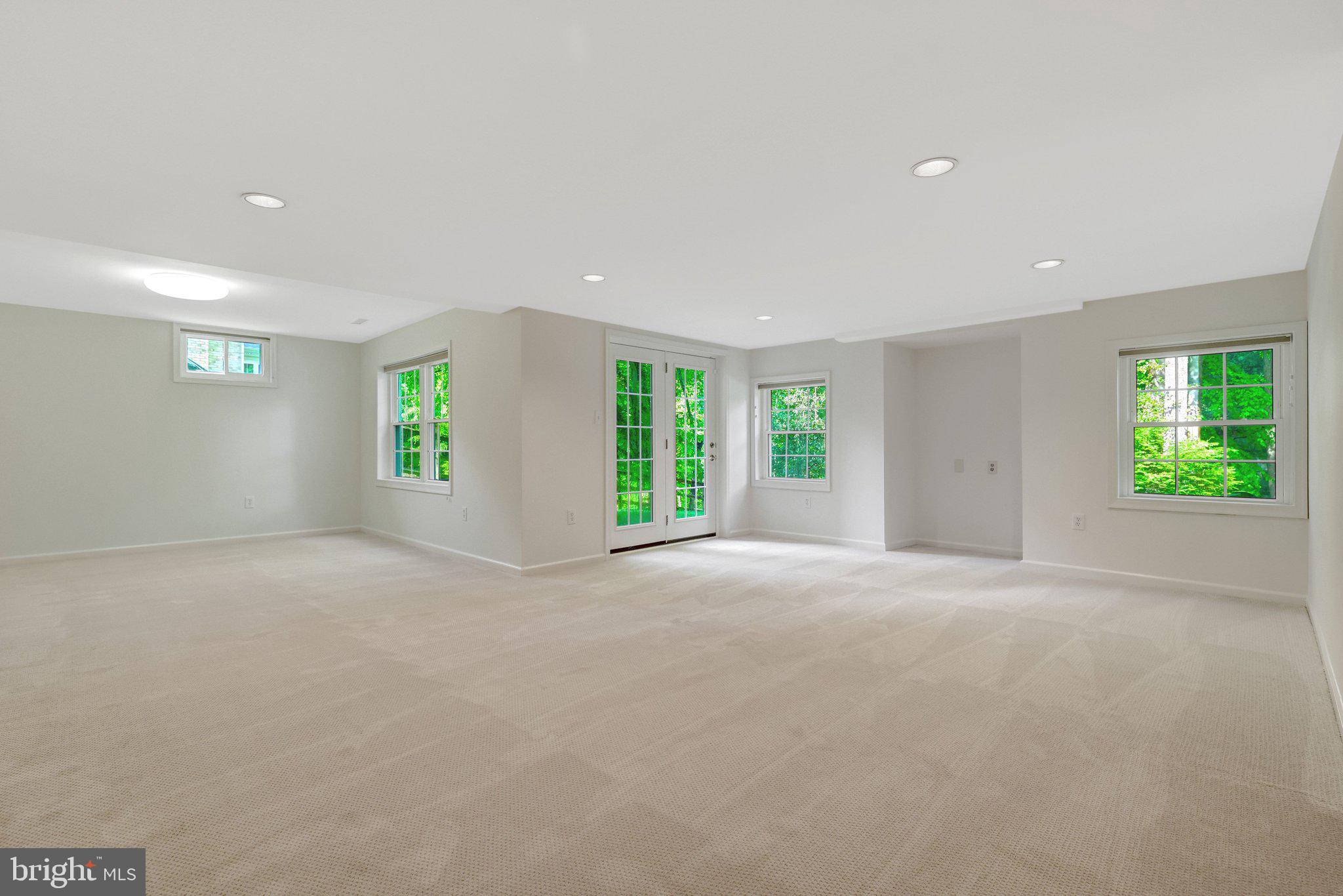 LANGLEY OAKS - Residential