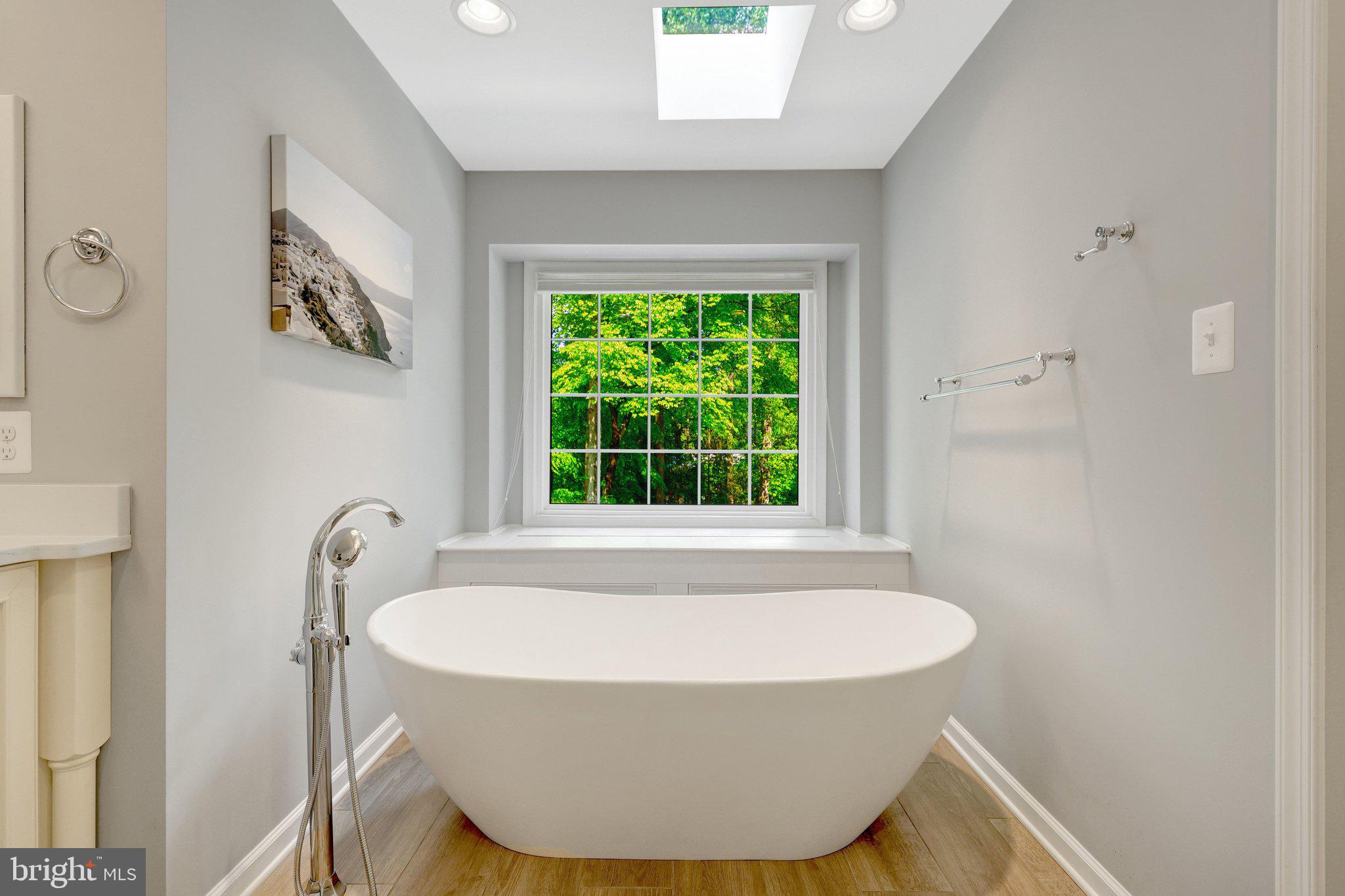 LANGLEY OAKS - Residential