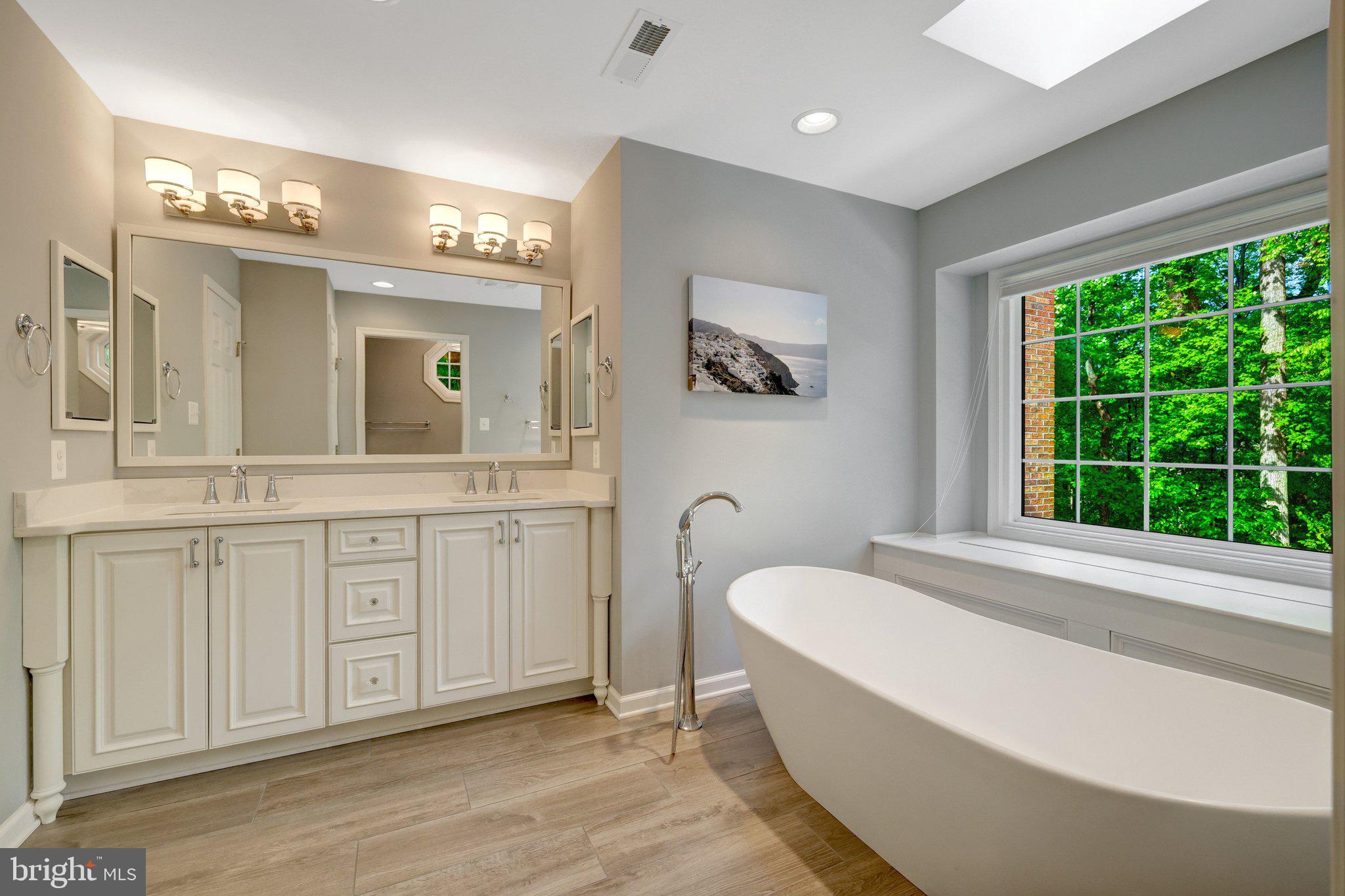 LANGLEY OAKS - Residential