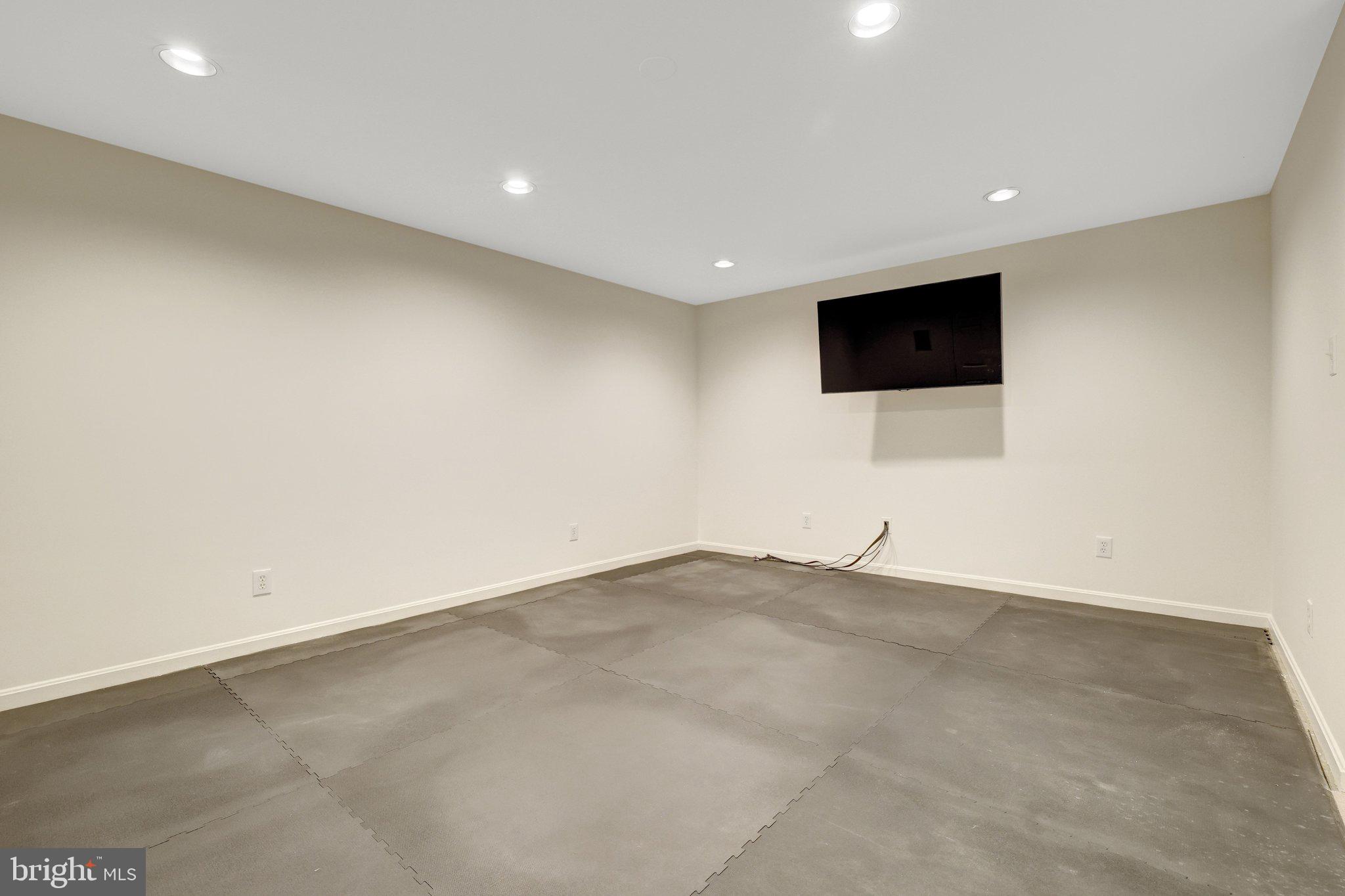 LANGLEY OAKS - Residential