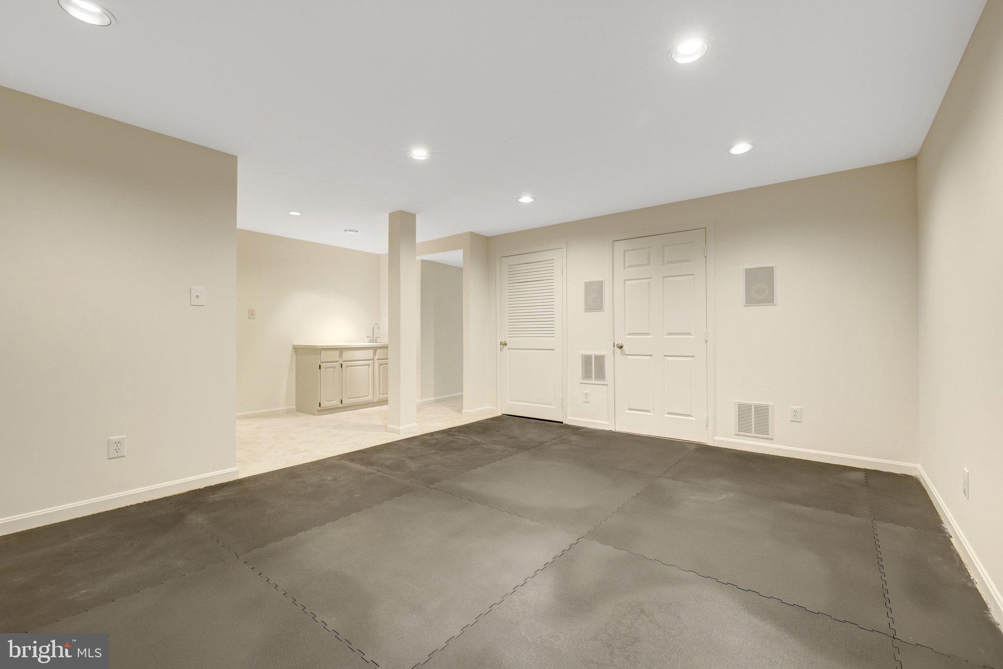 LANGLEY OAKS - Residential