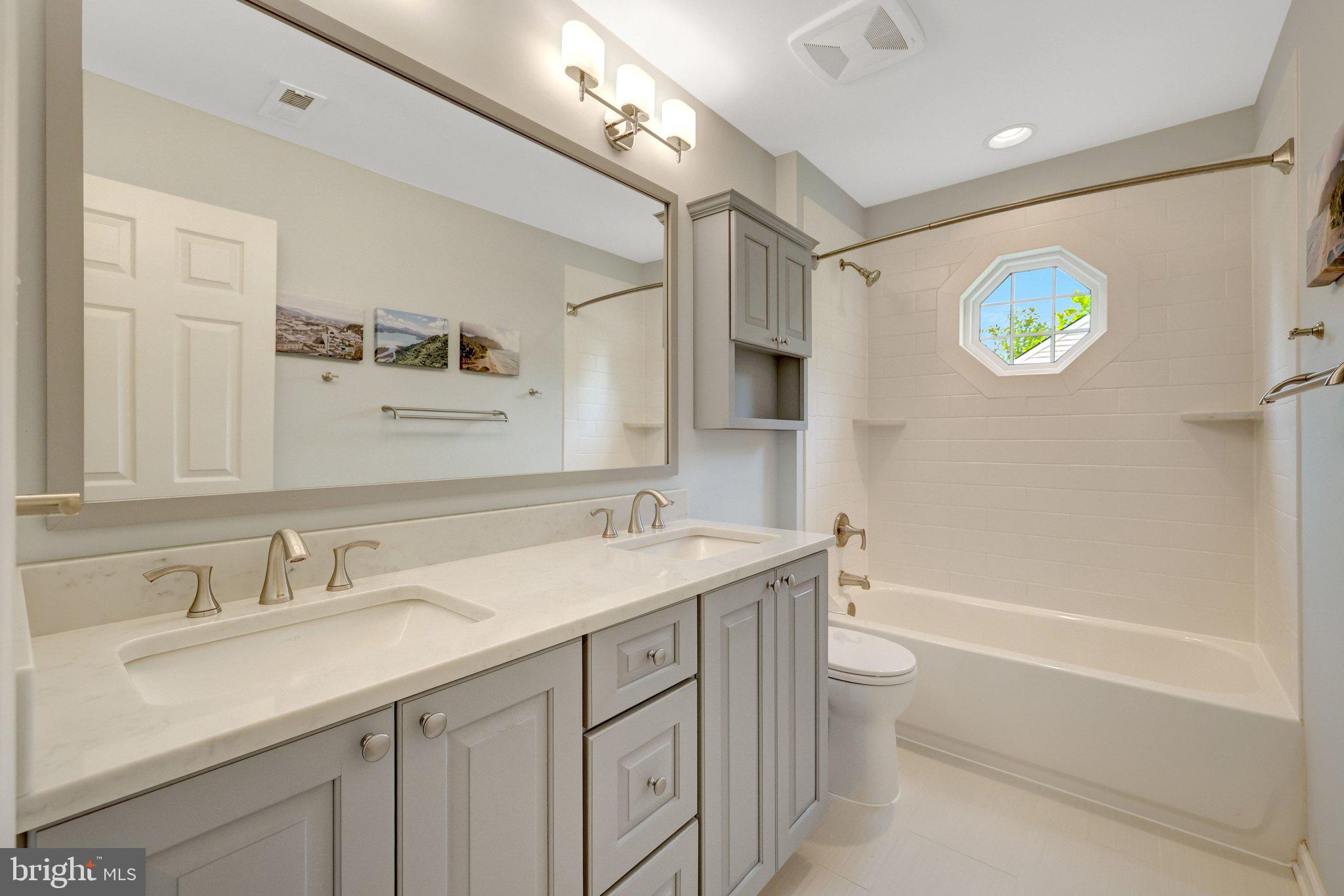 LANGLEY OAKS - Residential