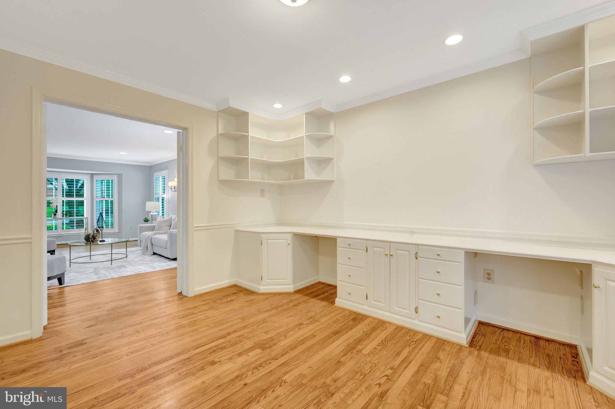 LANGLEY OAKS - Residential