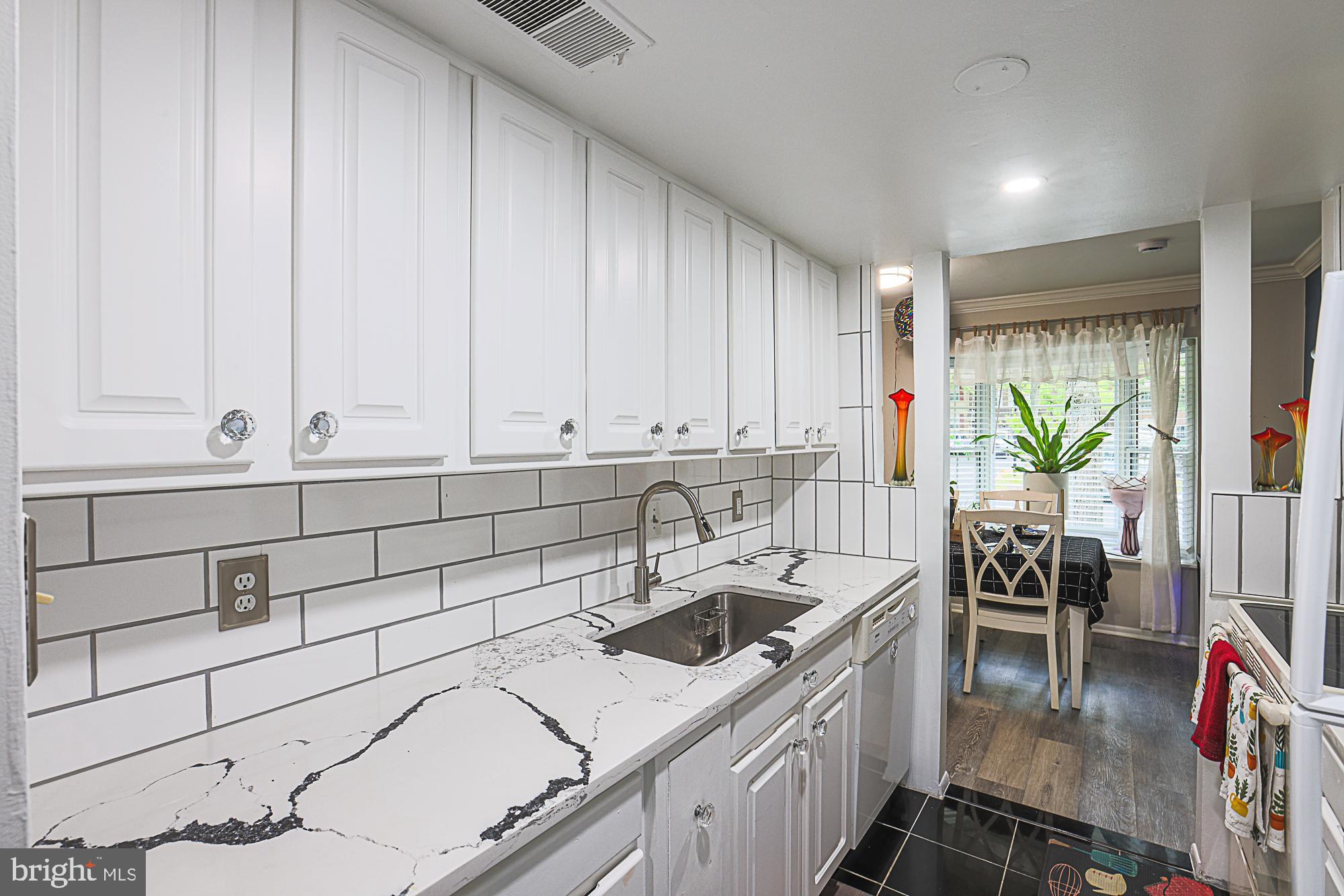 VILLAGE OF LONG REACH - Residential