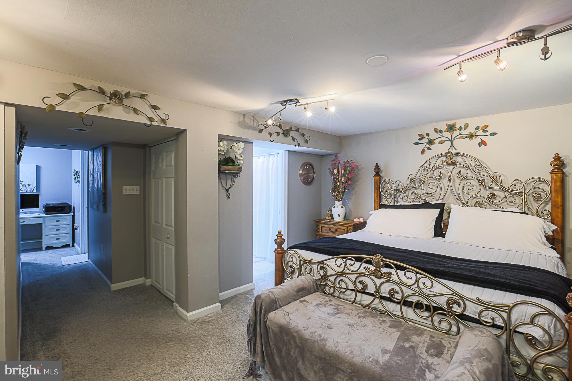 VILLAGE OF LONG REACH - Residential