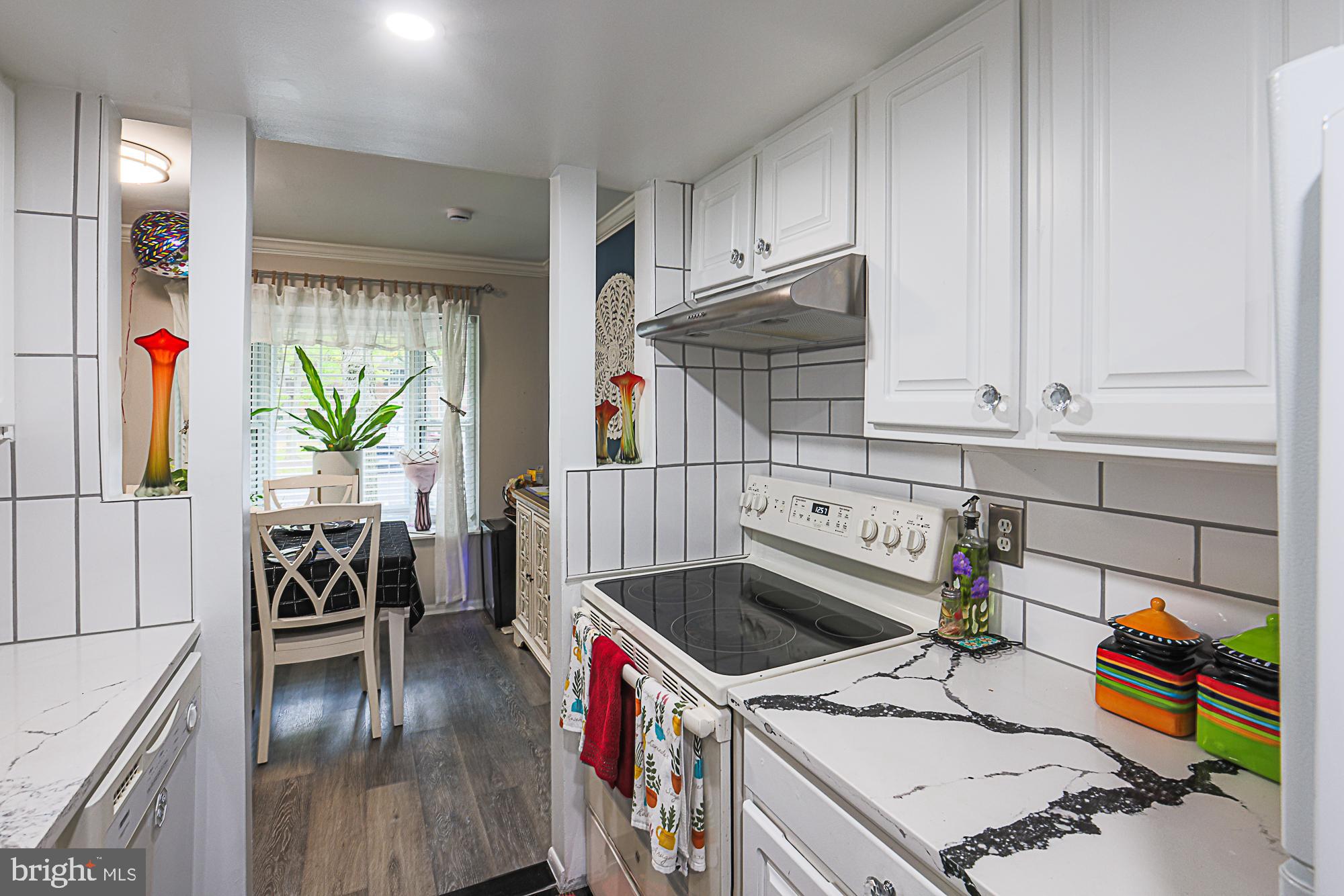 VILLAGE OF LONG REACH - Residential