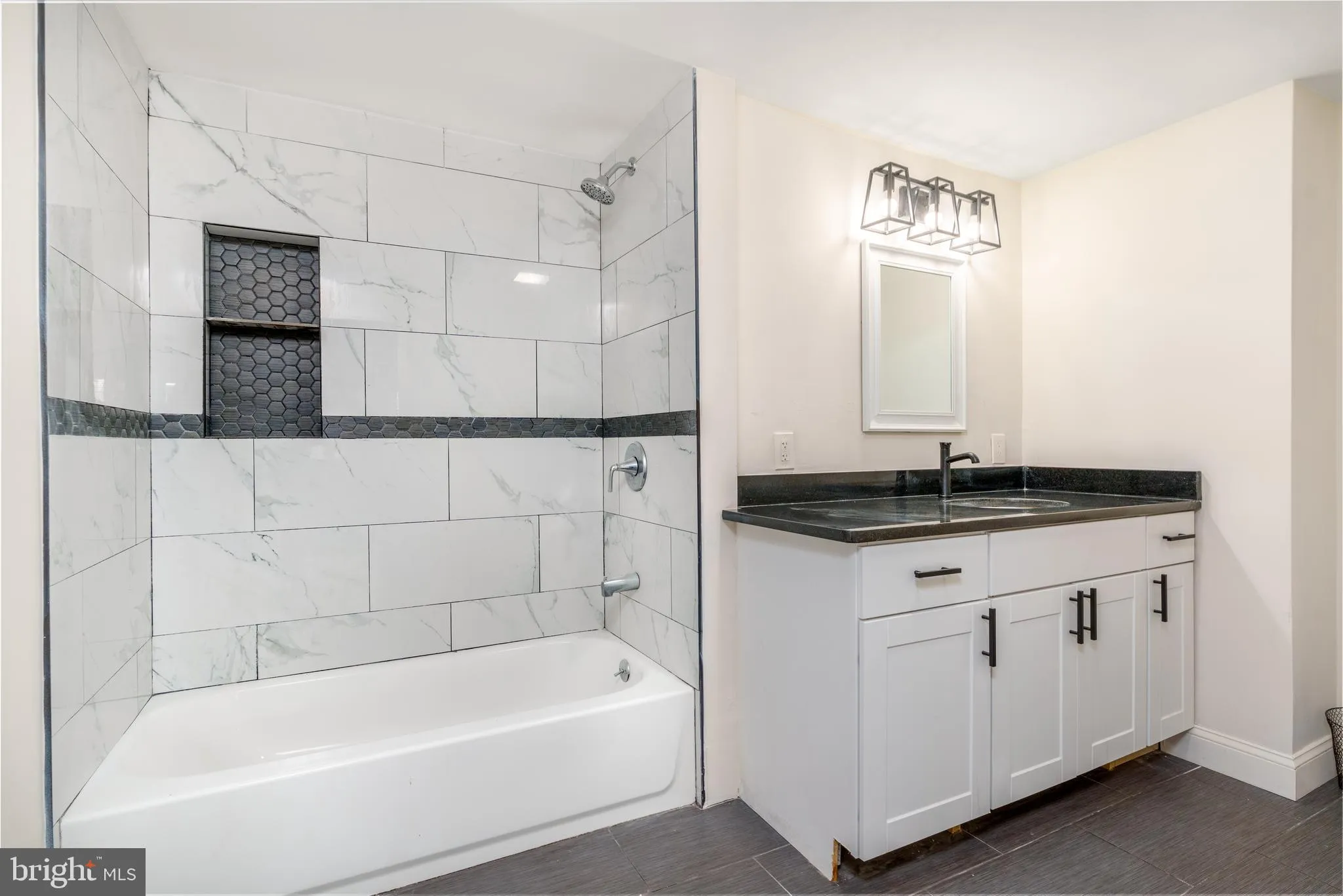 Wilmington, Delaware 19804, United States, 6 Bedrooms Bedrooms, ,6 BathroomsBathrooms,Residential,Pending,79577