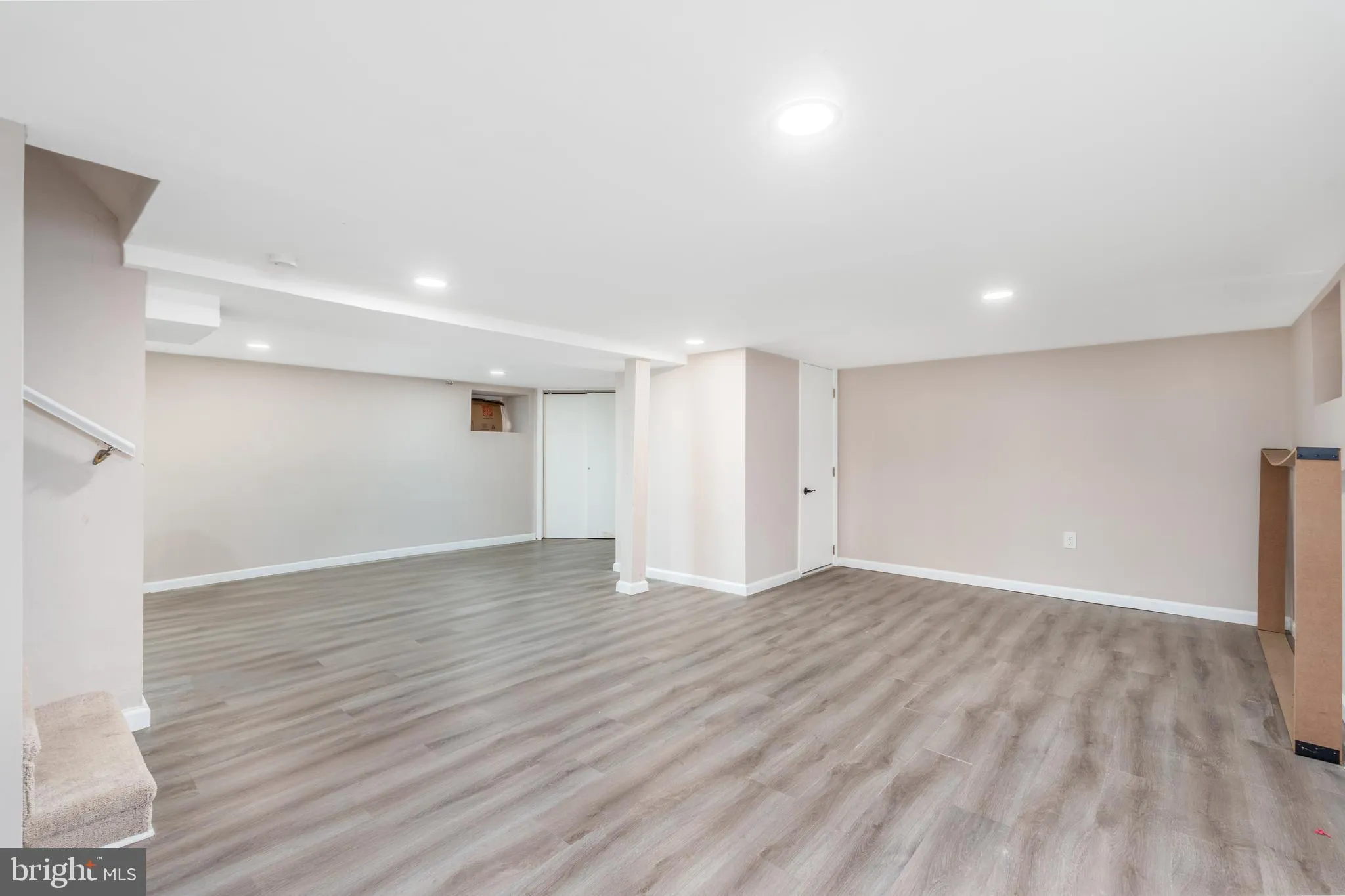 Wilmington, Delaware 19804, United States, 6 Bedrooms Bedrooms, ,6 BathroomsBathrooms,Residential,Pending,79577