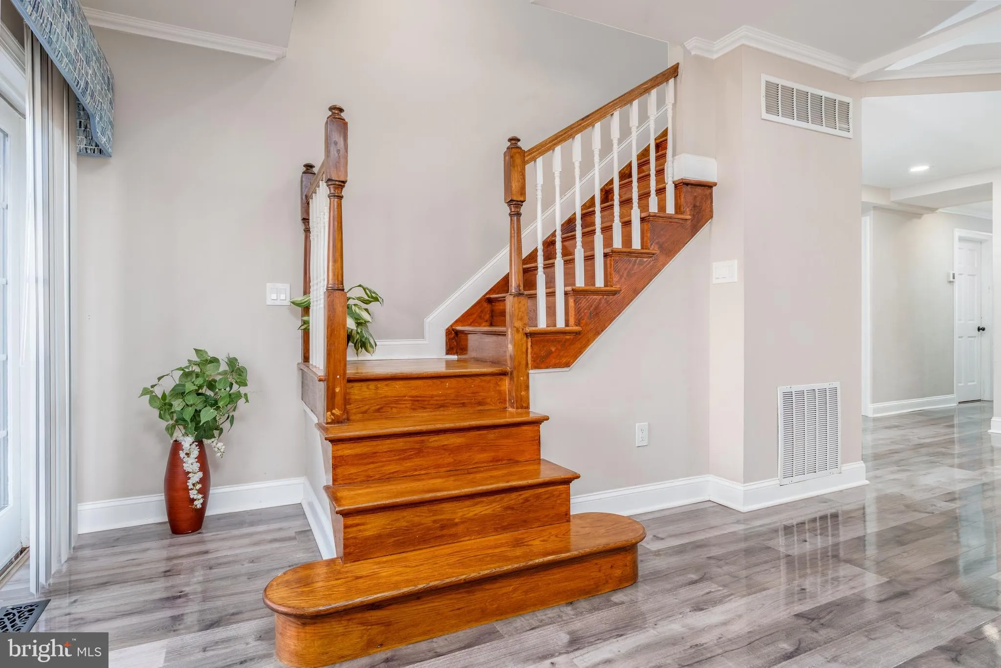 Wilmington, Delaware 19804, United States, 6 Bedrooms Bedrooms, ,6 BathroomsBathrooms,Residential,Pending,79577