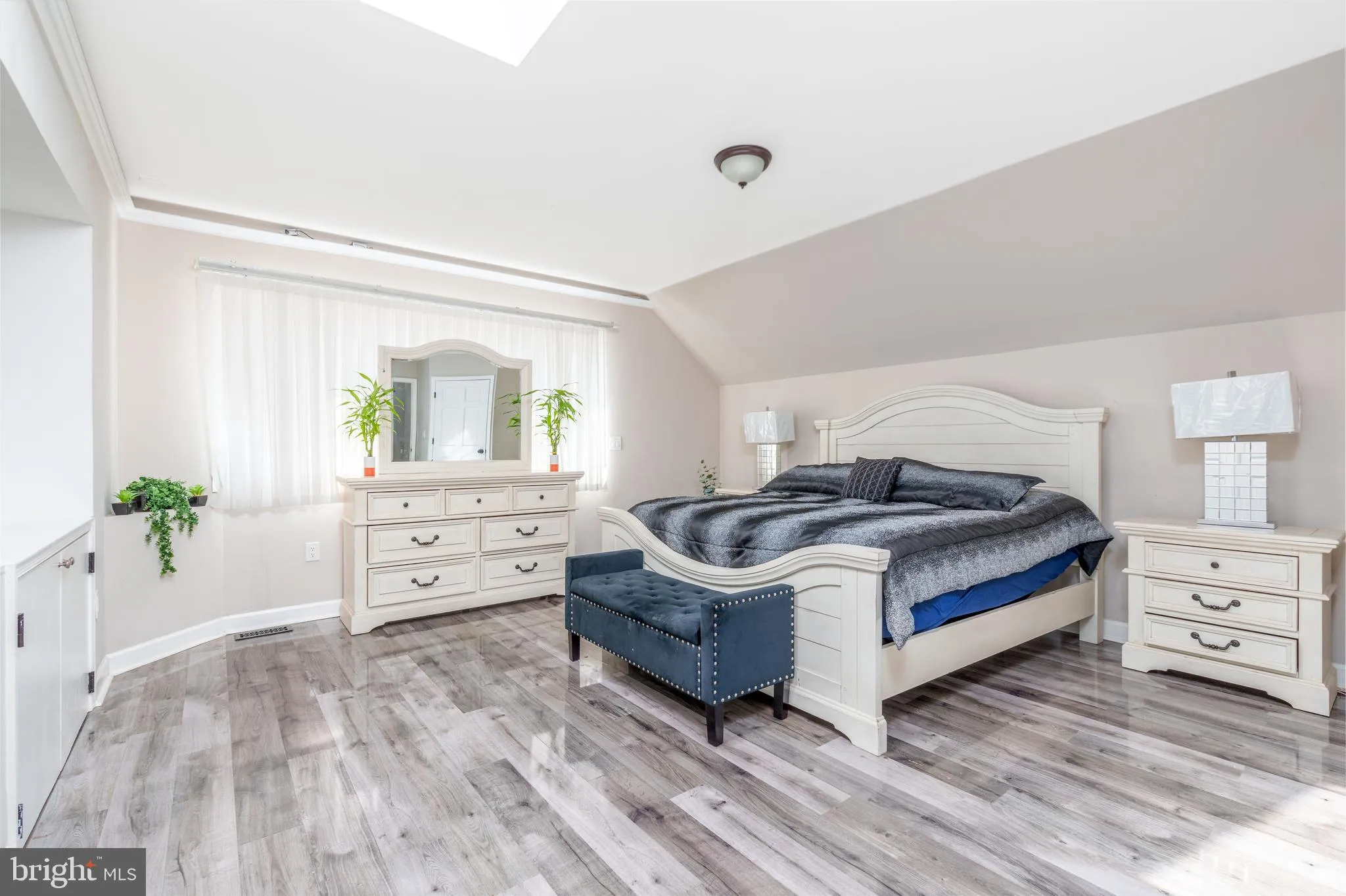 Wilmington, Delaware 19804, United States, 6 Bedrooms Bedrooms, ,6 BathroomsBathrooms,Residential,Pending,79577