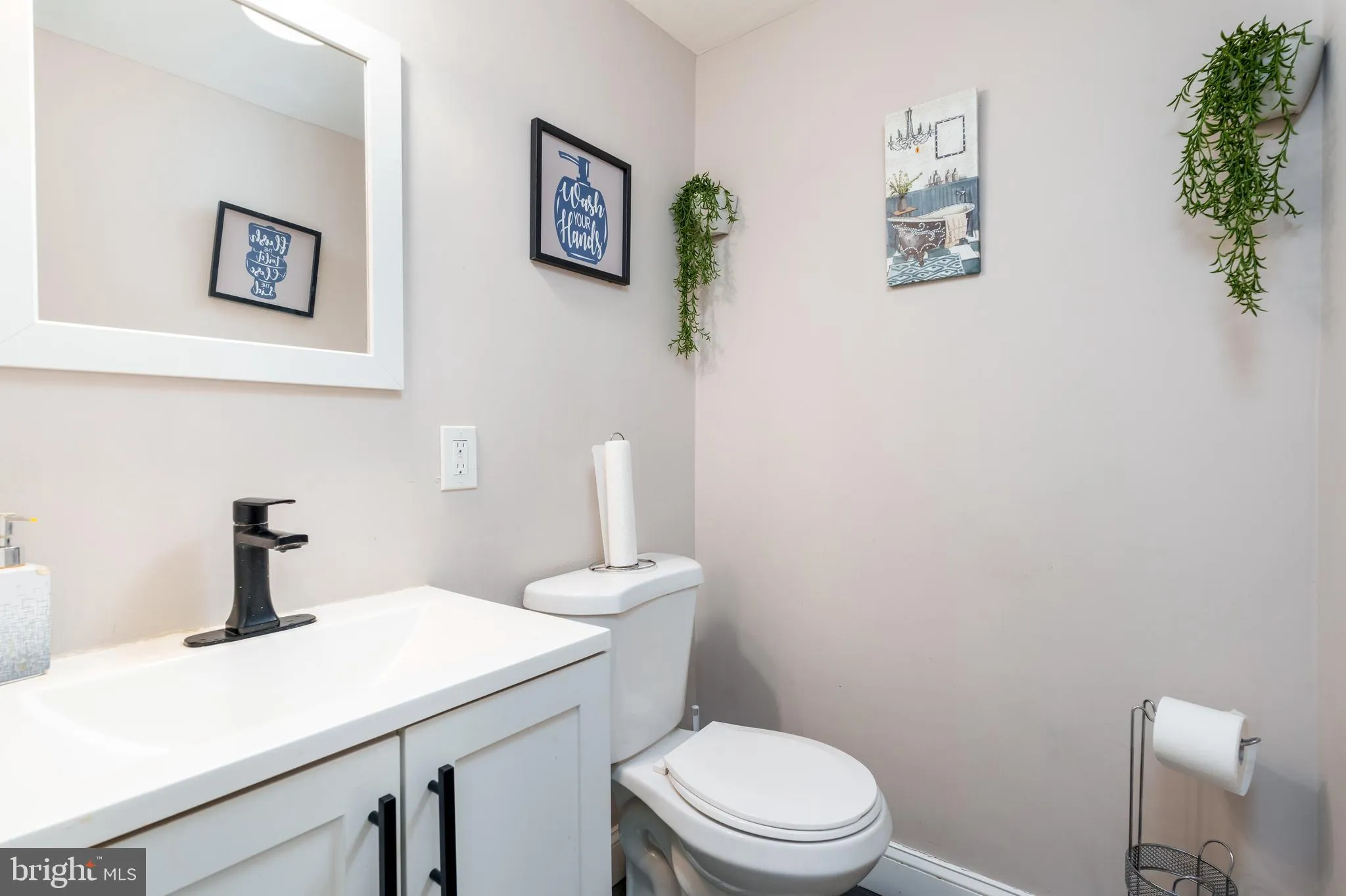 Wilmington, Delaware 19804, United States, 6 Bedrooms Bedrooms, ,6 BathroomsBathrooms,Residential,Pending,79577