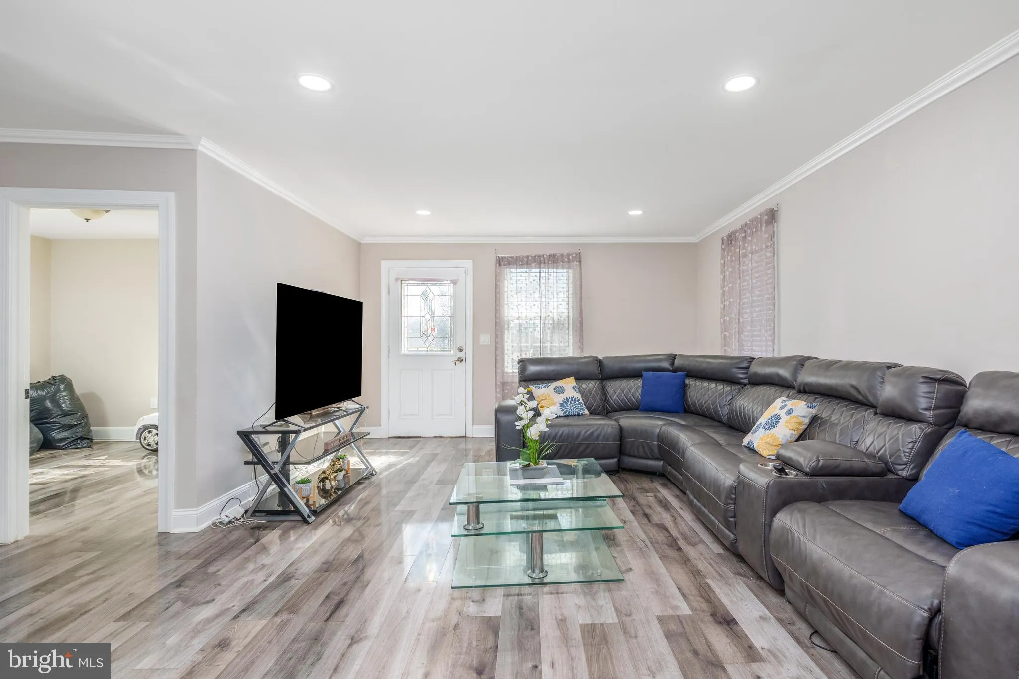 Wilmington, Delaware 19804, United States, 6 Bedrooms Bedrooms, ,6 BathroomsBathrooms,Residential,Pending,79577