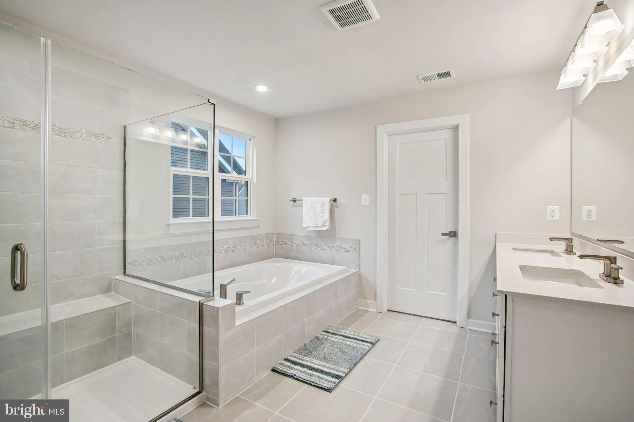 Grasonville, Maryland 21638, United States, 5 Bedrooms Bedrooms, ,3 BathroomsBathrooms,Residential,Active,216086