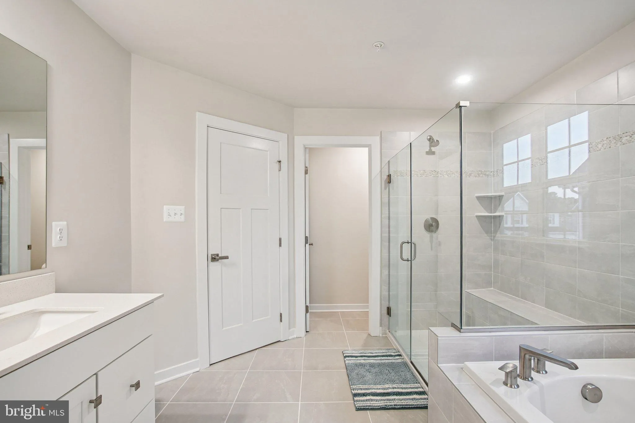 Grasonville, Maryland 21638, United States, 5 Bedrooms Bedrooms, ,3 BathroomsBathrooms,Residential,Active,216086