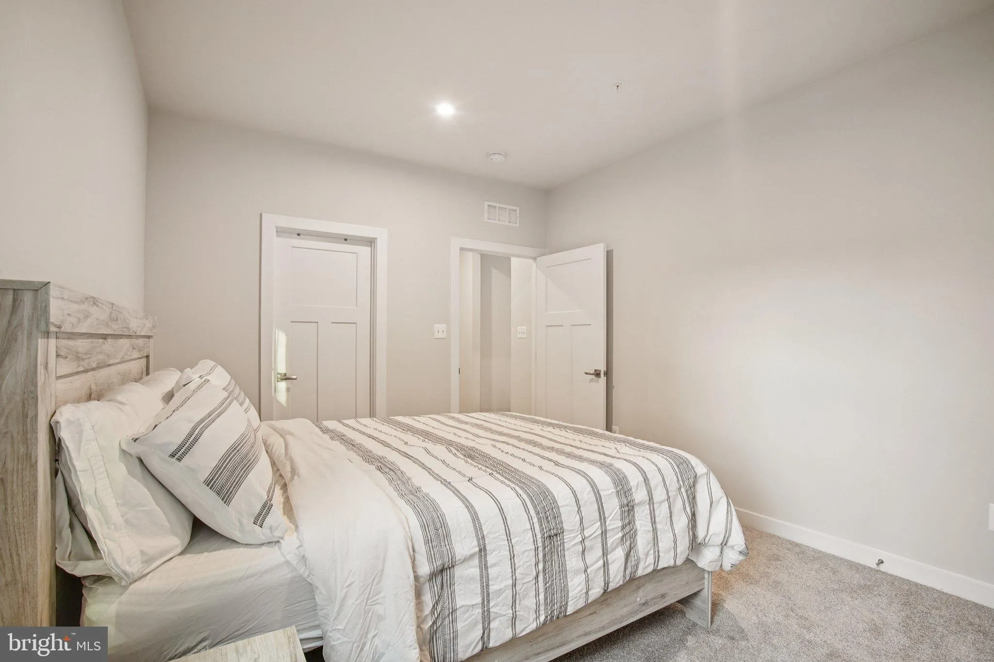 Grasonville, Maryland 21638, United States, 5 Bedrooms Bedrooms, ,3 BathroomsBathrooms,Residential,Active,216086