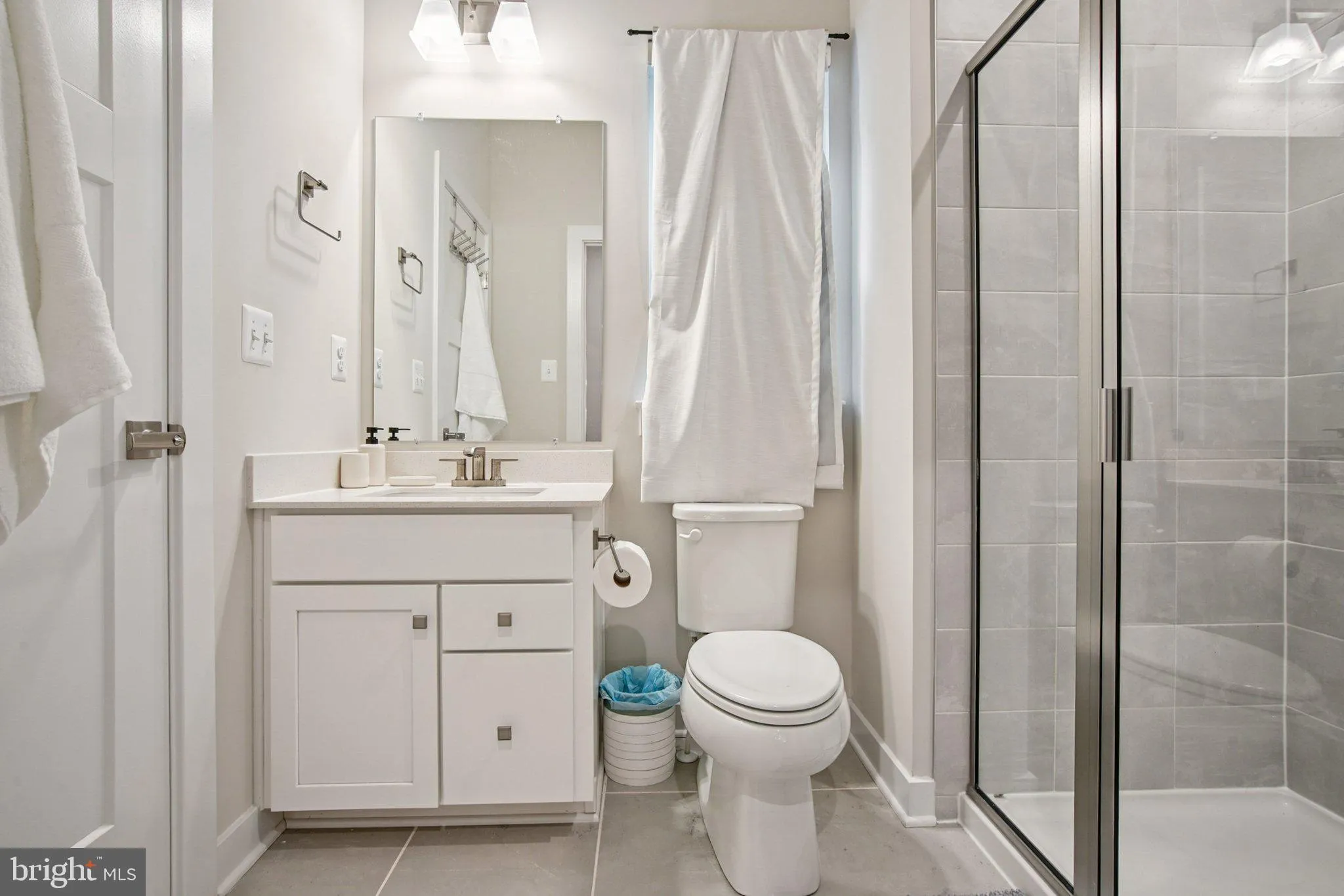 Grasonville, Maryland 21638, United States, 5 Bedrooms Bedrooms, ,3 BathroomsBathrooms,Residential,Active,216086