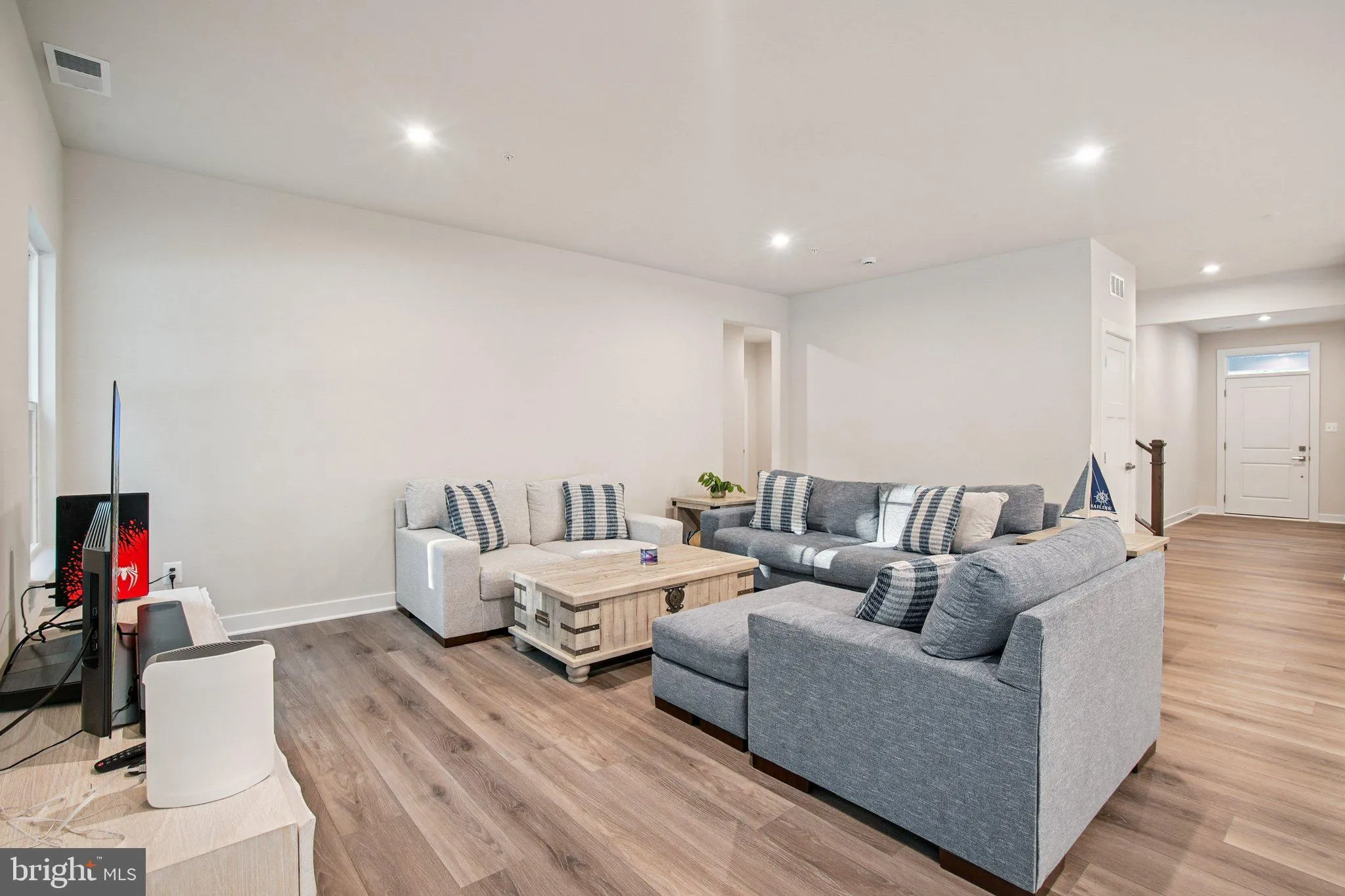 Grasonville, Maryland 21638, United States, 5 Bedrooms Bedrooms, ,3 BathroomsBathrooms,Residential,Active,216086