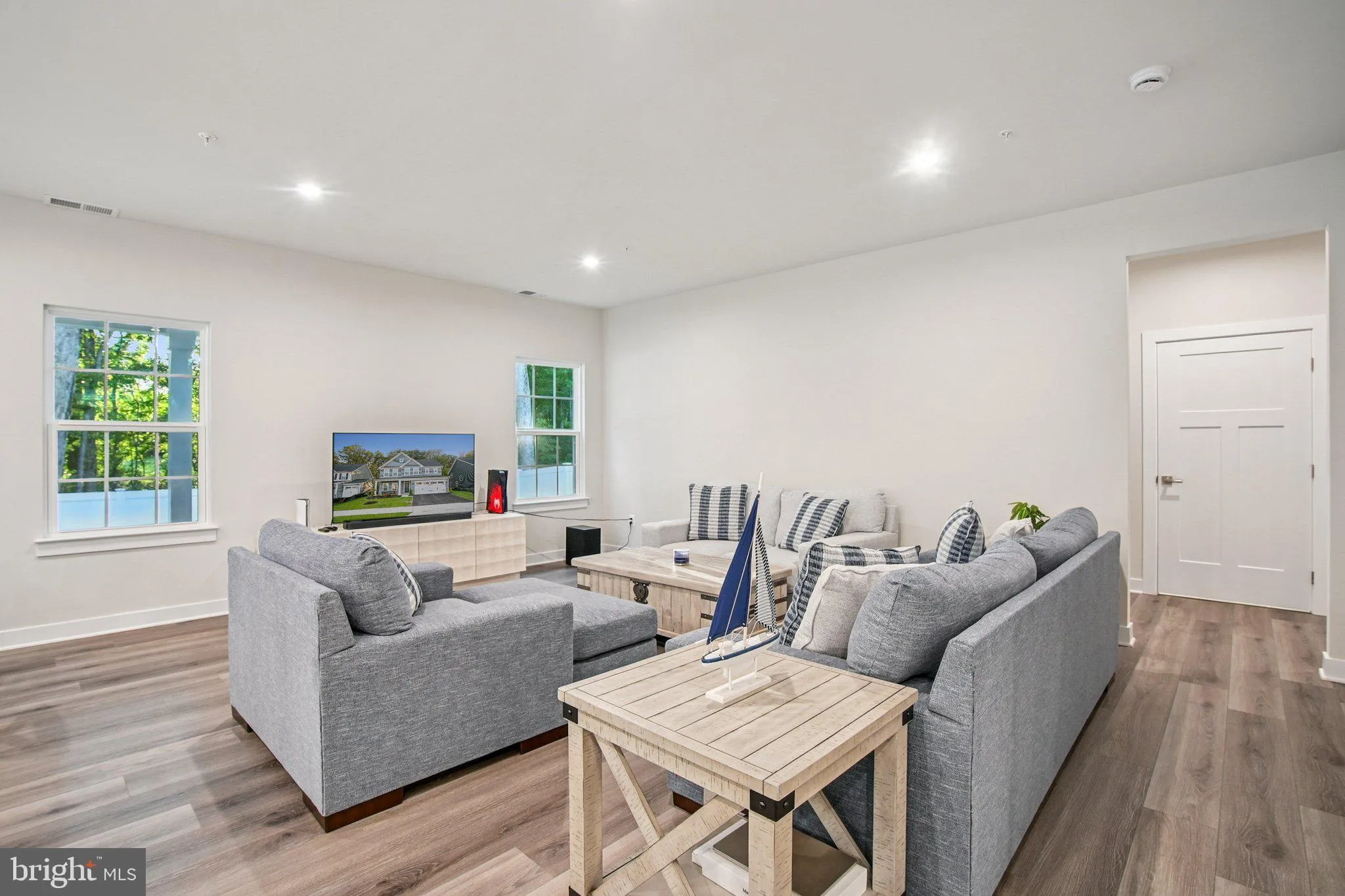 Grasonville, Maryland 21638, United States, 5 Bedrooms Bedrooms, ,3 BathroomsBathrooms,Residential,Active,216086